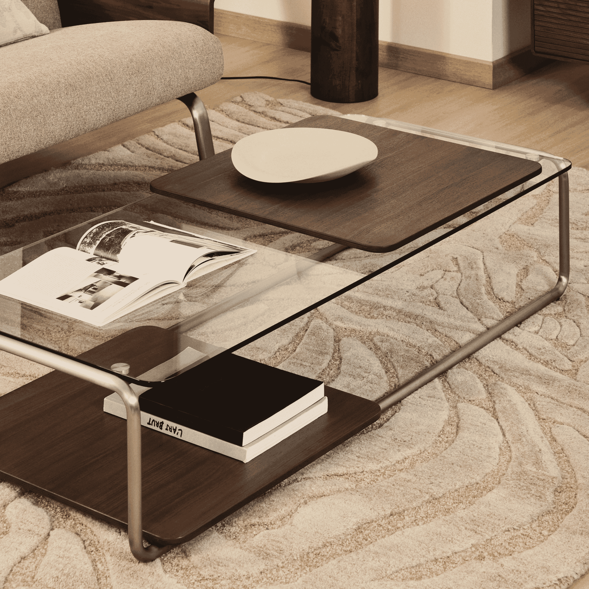 Kave Home Salontafel Tarsel – Elegante nesttafel van glas en walnootfineer (140 × 60 cm)