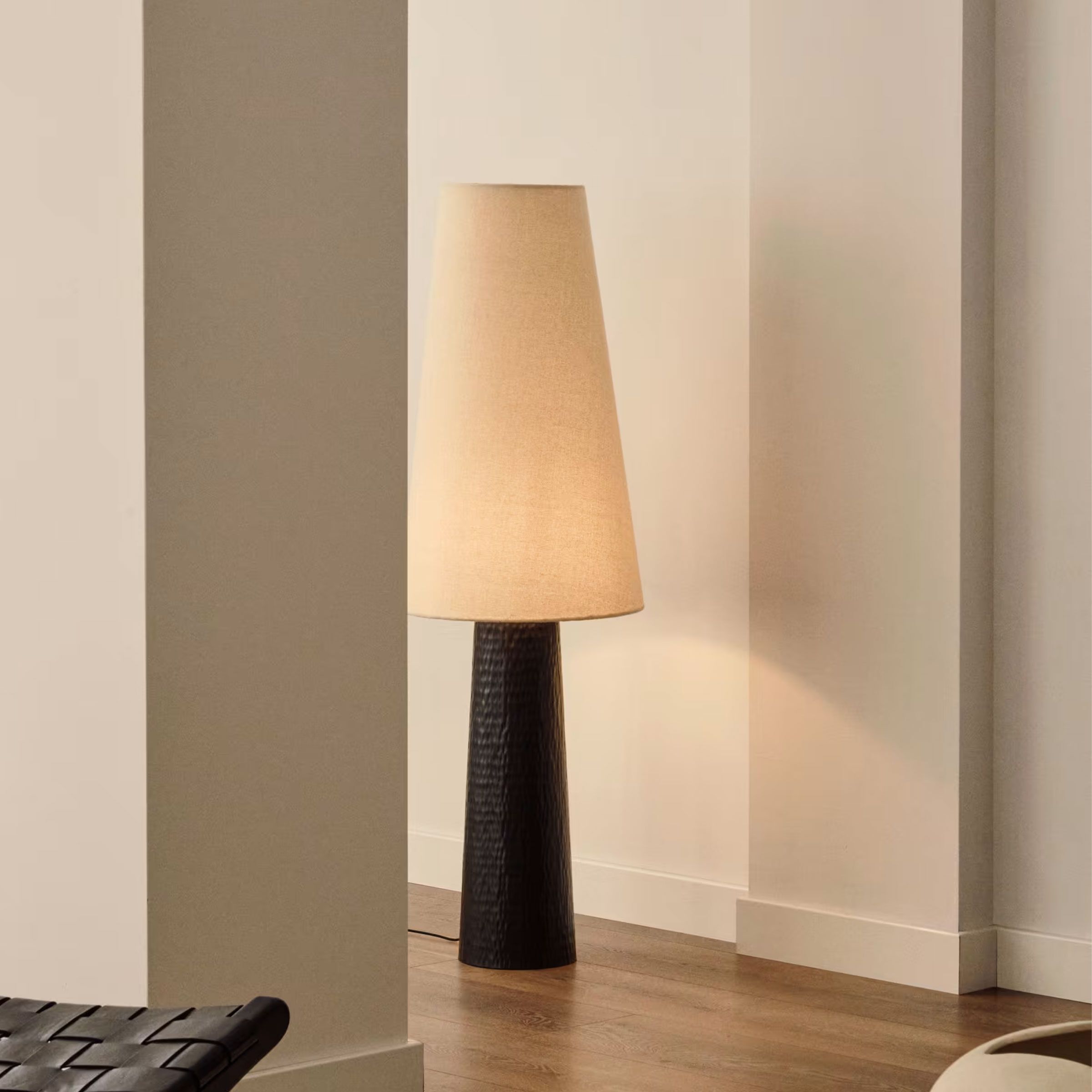 Kave Home Senni Vloerlamp – Japandi Design in Beige, 130 cm