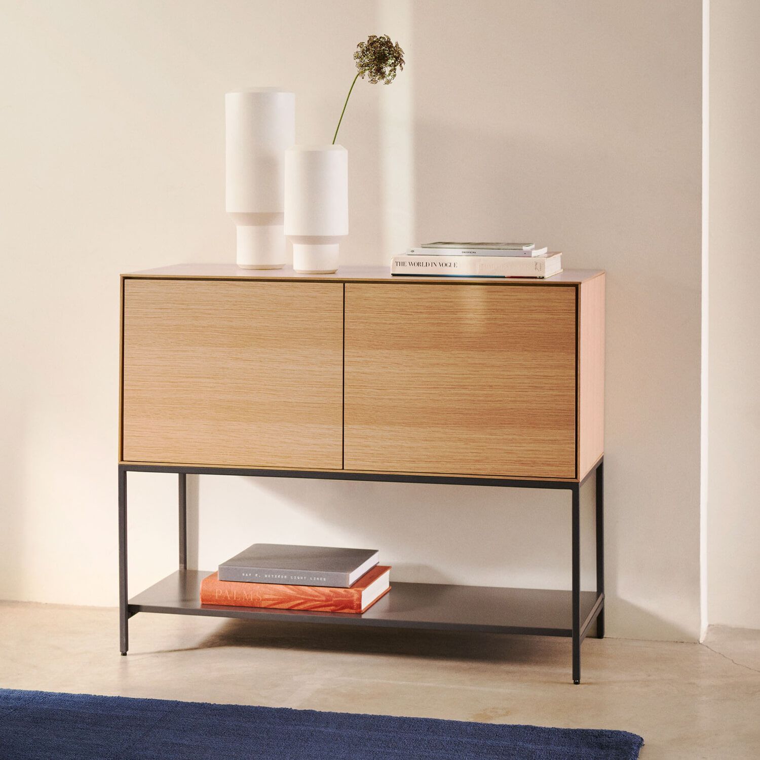 Kave Home Vedrana Dressoir in Eikenfineer – Strak en Functioneel