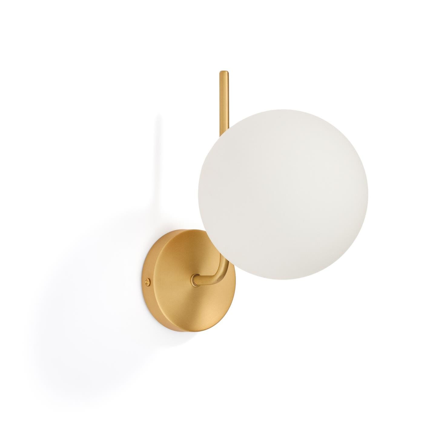 Kave Home Wandlamp Brisia – Strakke geometrie in wit en messing