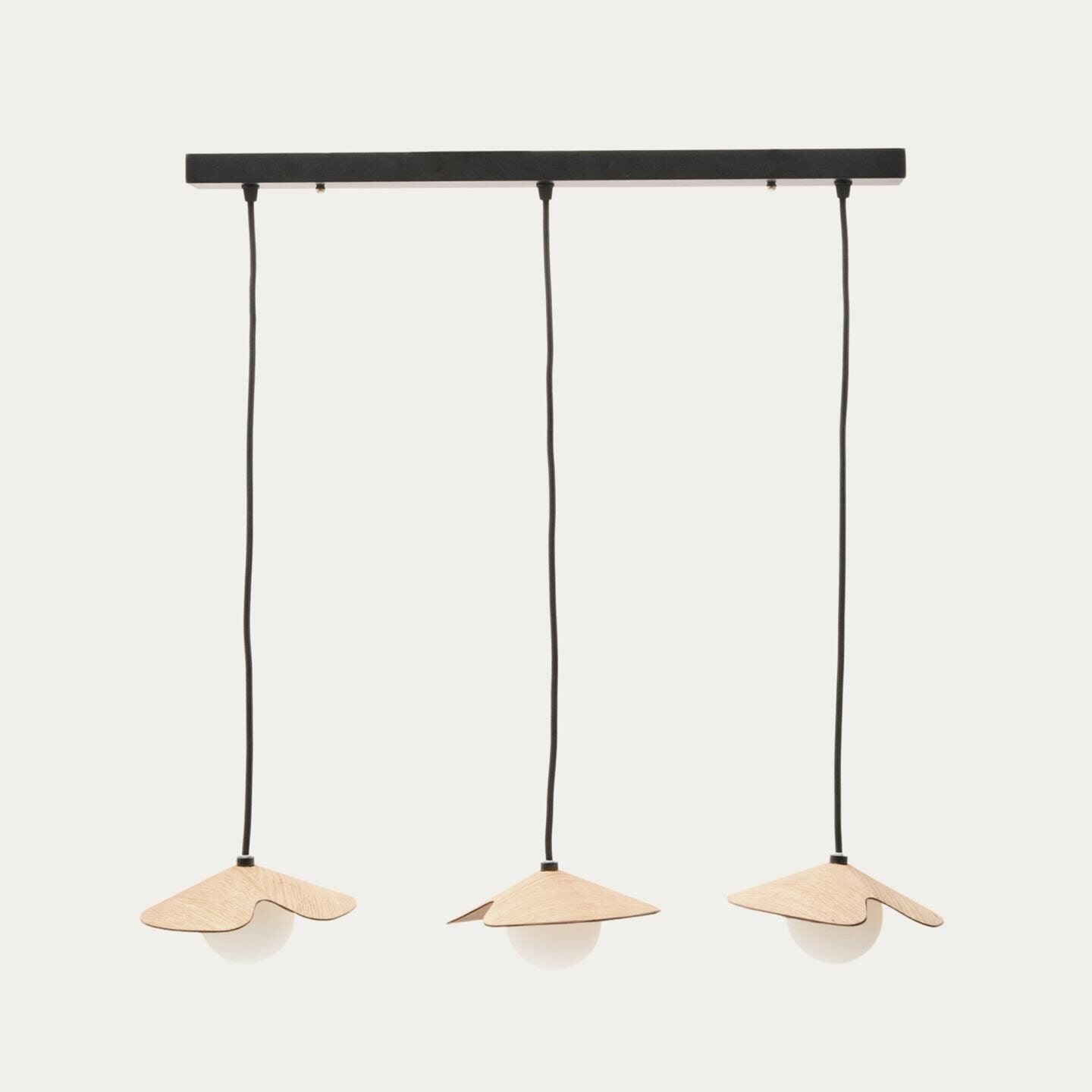 Kave Home Wilara Hanglamp – Natuurlijke Eiken & Glazen Elegantie (3‑lamp)
