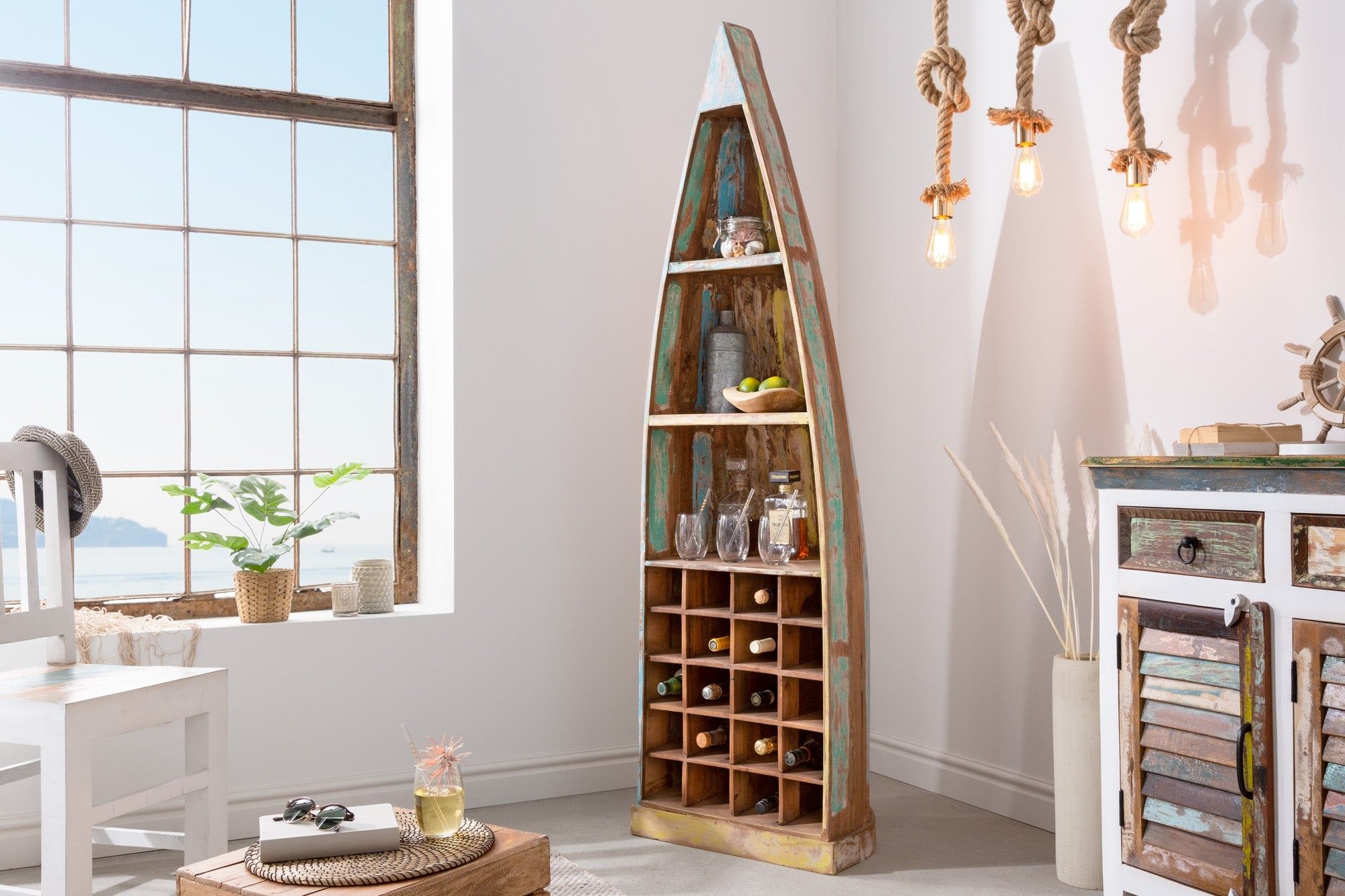 Kleurrijk Mango Houten Wijnrek Jakarta – Duurzaam Design uit Gerecyclede Vissersboten