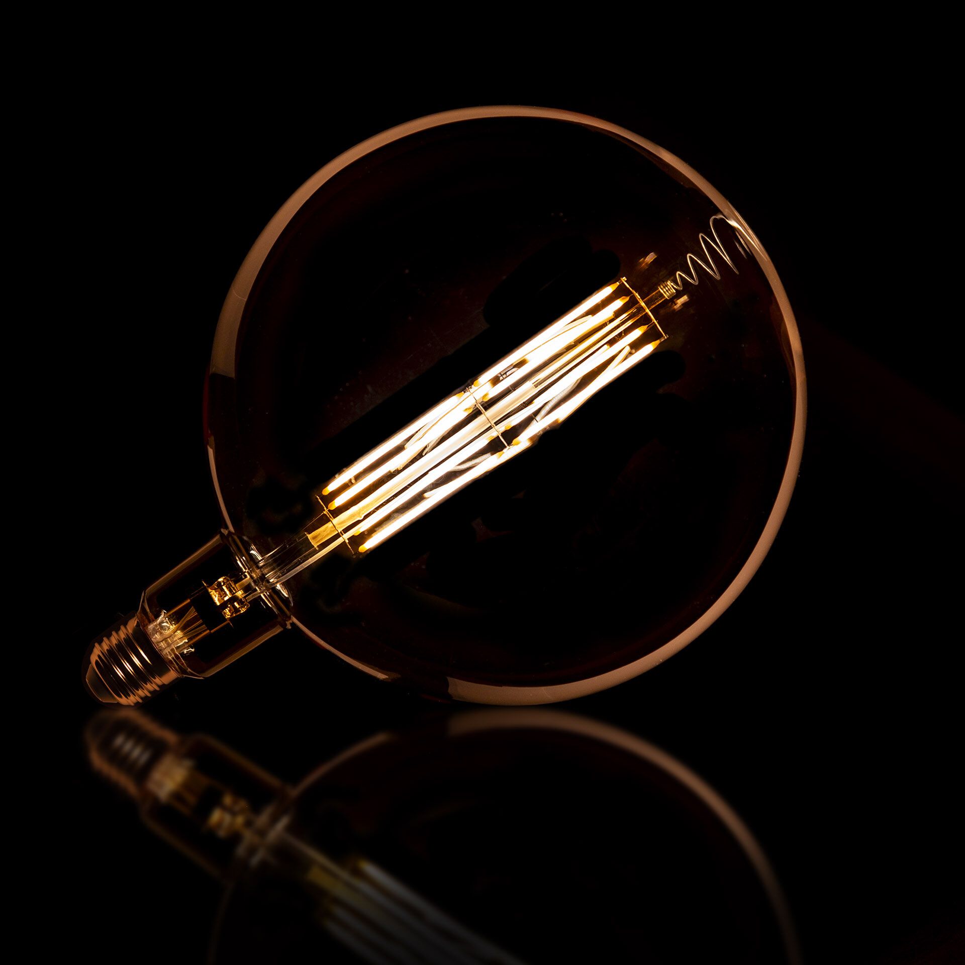 Kooldraadlamp Bol XXL – Warm amber licht in gouden glas, dimbaar