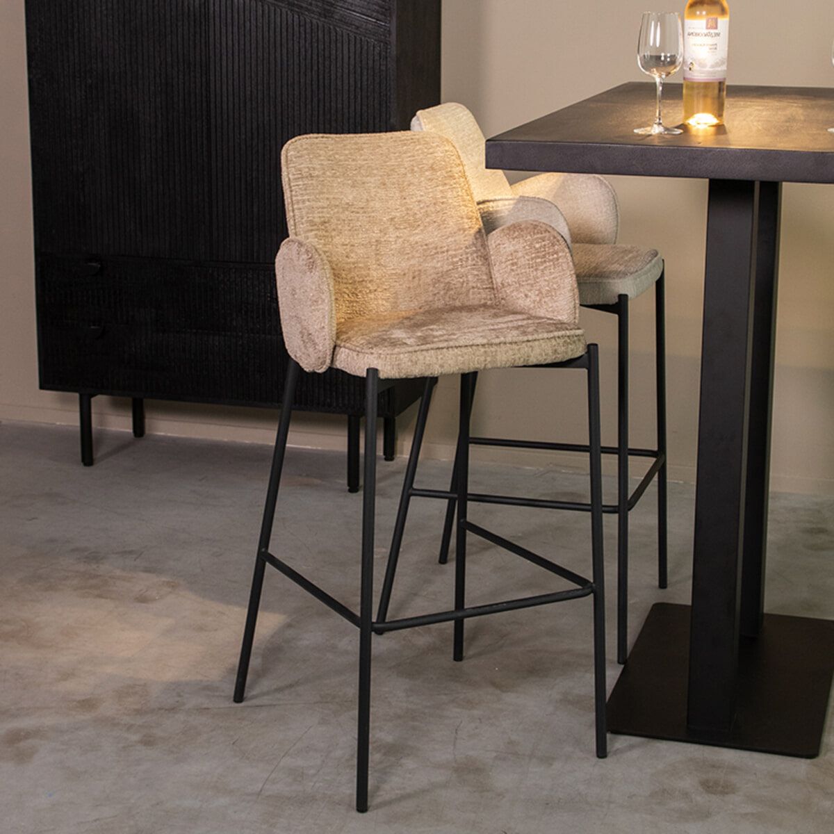 LABEL51 Barkruk Joni Elegance – Luxe zitcomfort in stijlvol beige
