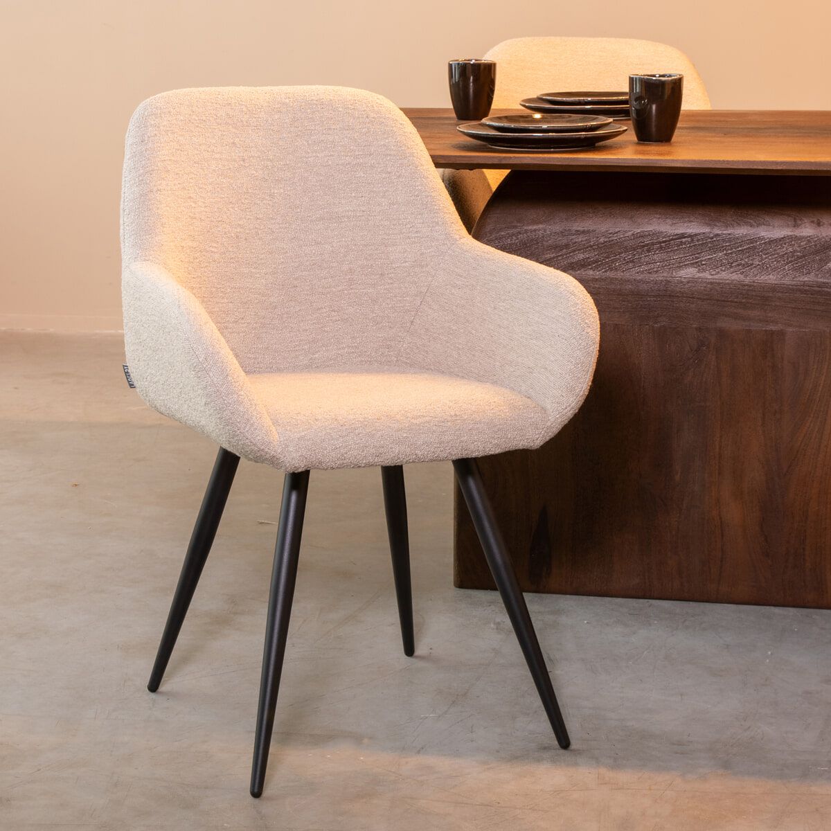LABEL51 Fender eetkamerstoel in naturel bouclé – modern comfort en stijl