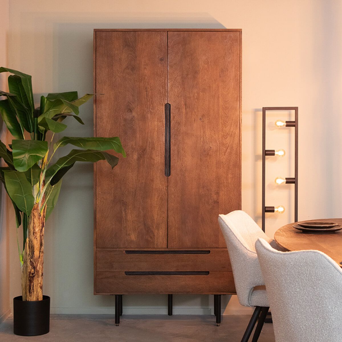 LABEL51 Opbergkast Rio – Strakke 2‑deurs kast in espresso mangohout (200 × 100 cm)