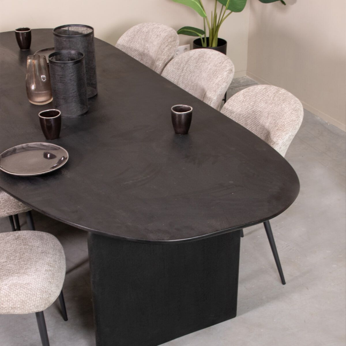 Label51 Organische Eettafel Cooper – Zwart sandblasted mangohout, 250 × 110 cm