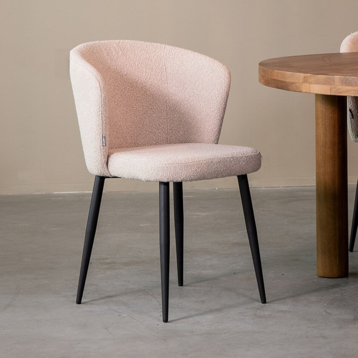 LABEL51 Wave Eetkamerstoel – Naturel Bouclé: Stijlvolle Comfort voor Elke Tafel