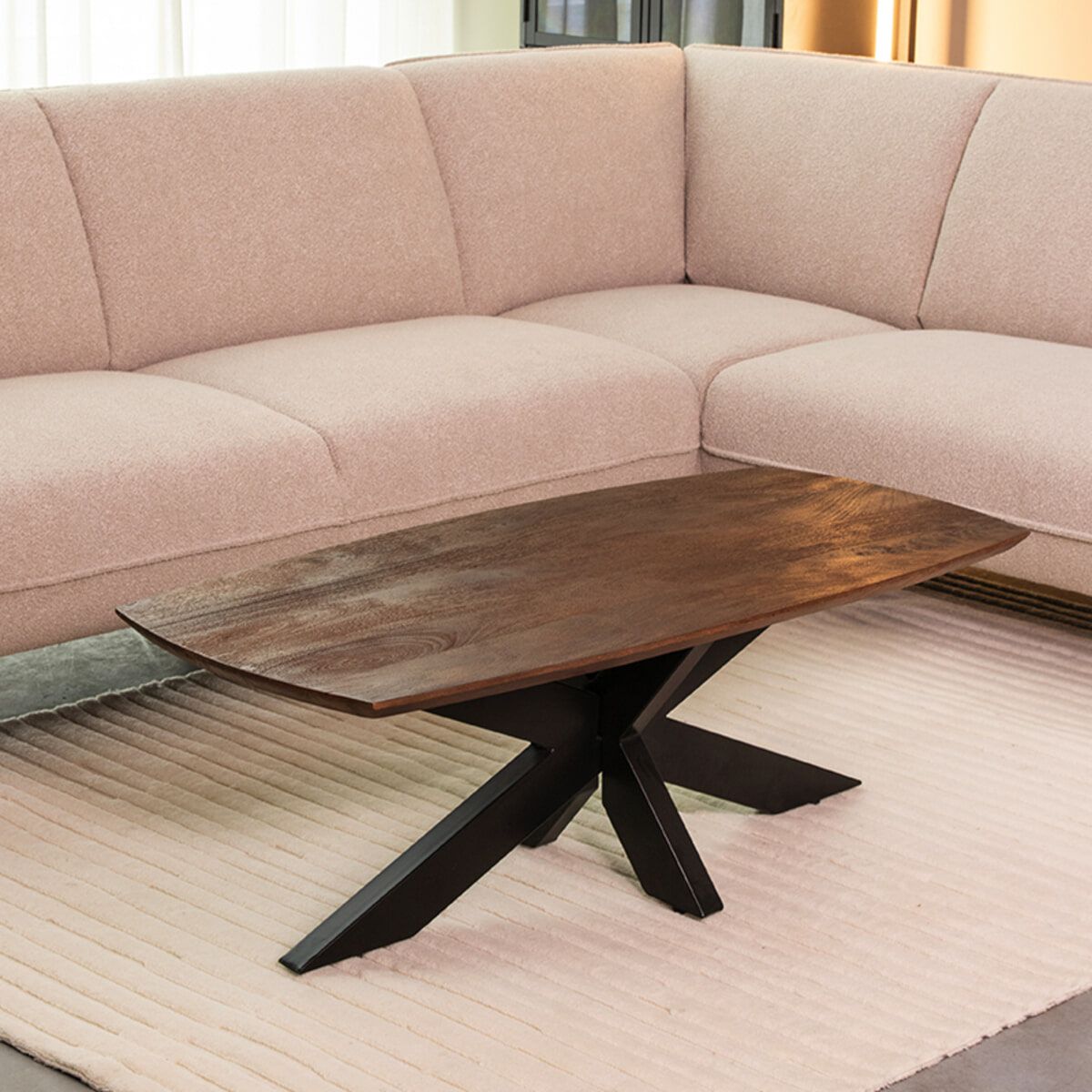 LABEL51 Zane Ovale Salontafel – Espresso Mangohout (120 × 56 cm)