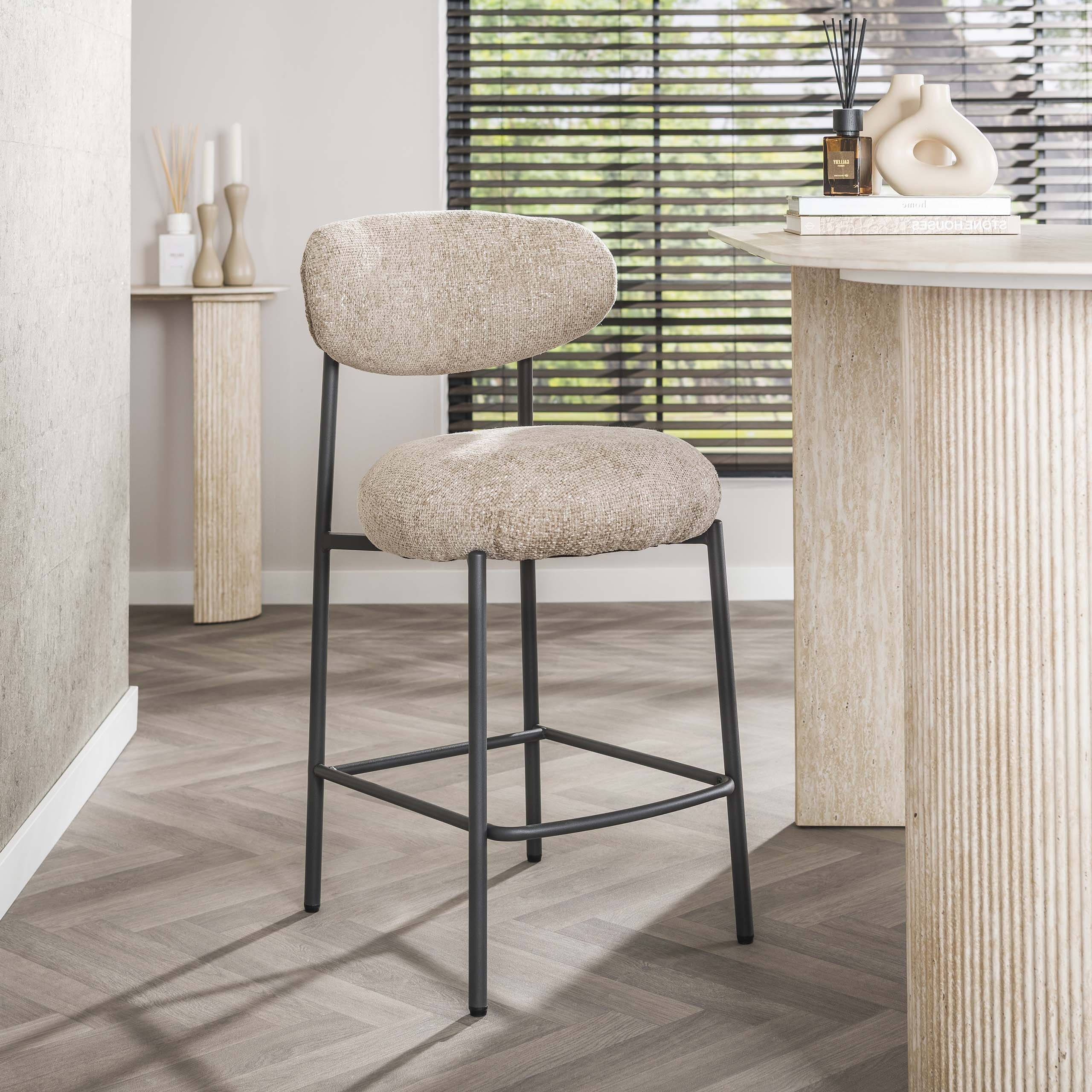 Lawson Renegade Barstoel – Tijdloos Rond Design in Zandkleur