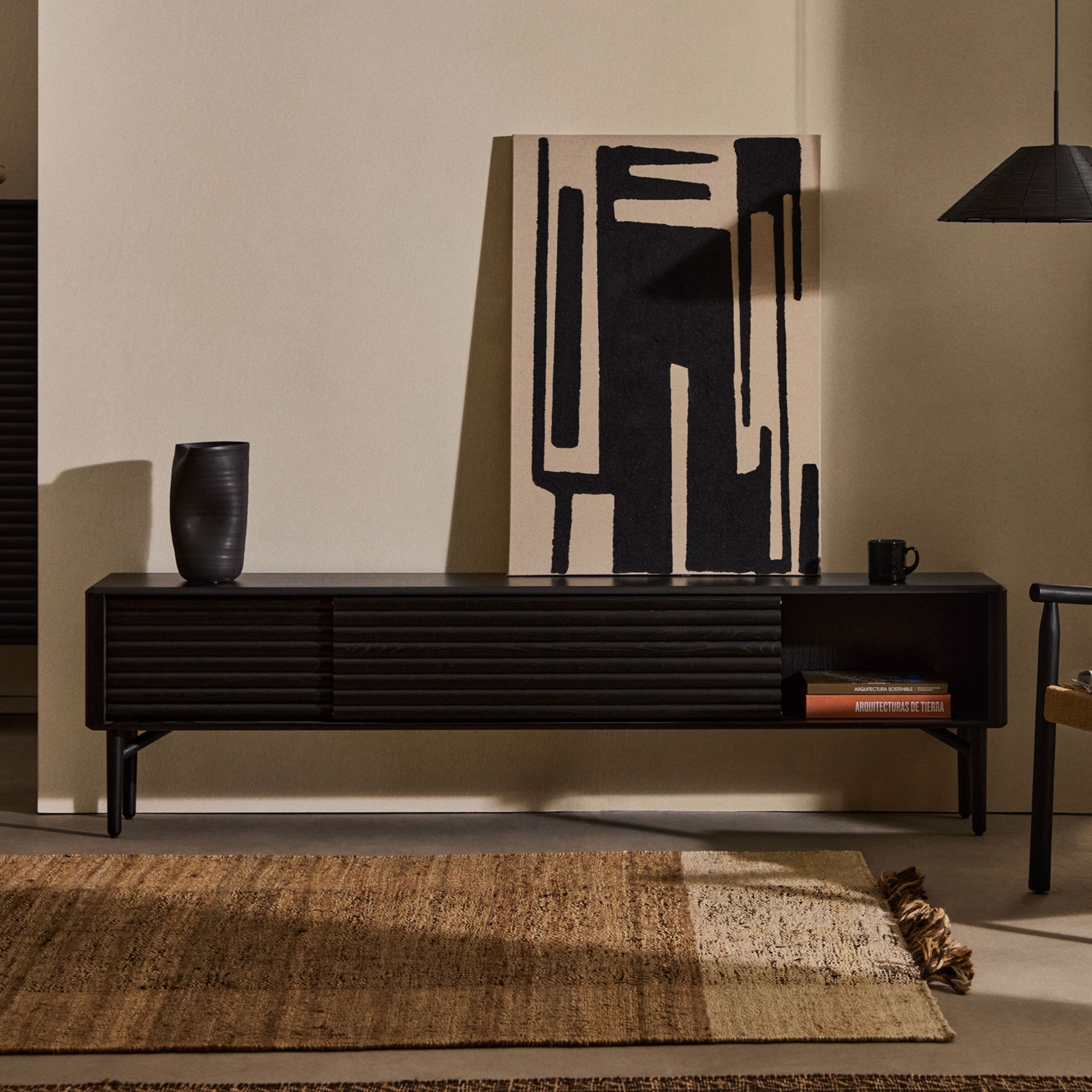 Lenon TV-meubel van Kave Home – 200 cm massief eiken in elegant zwart