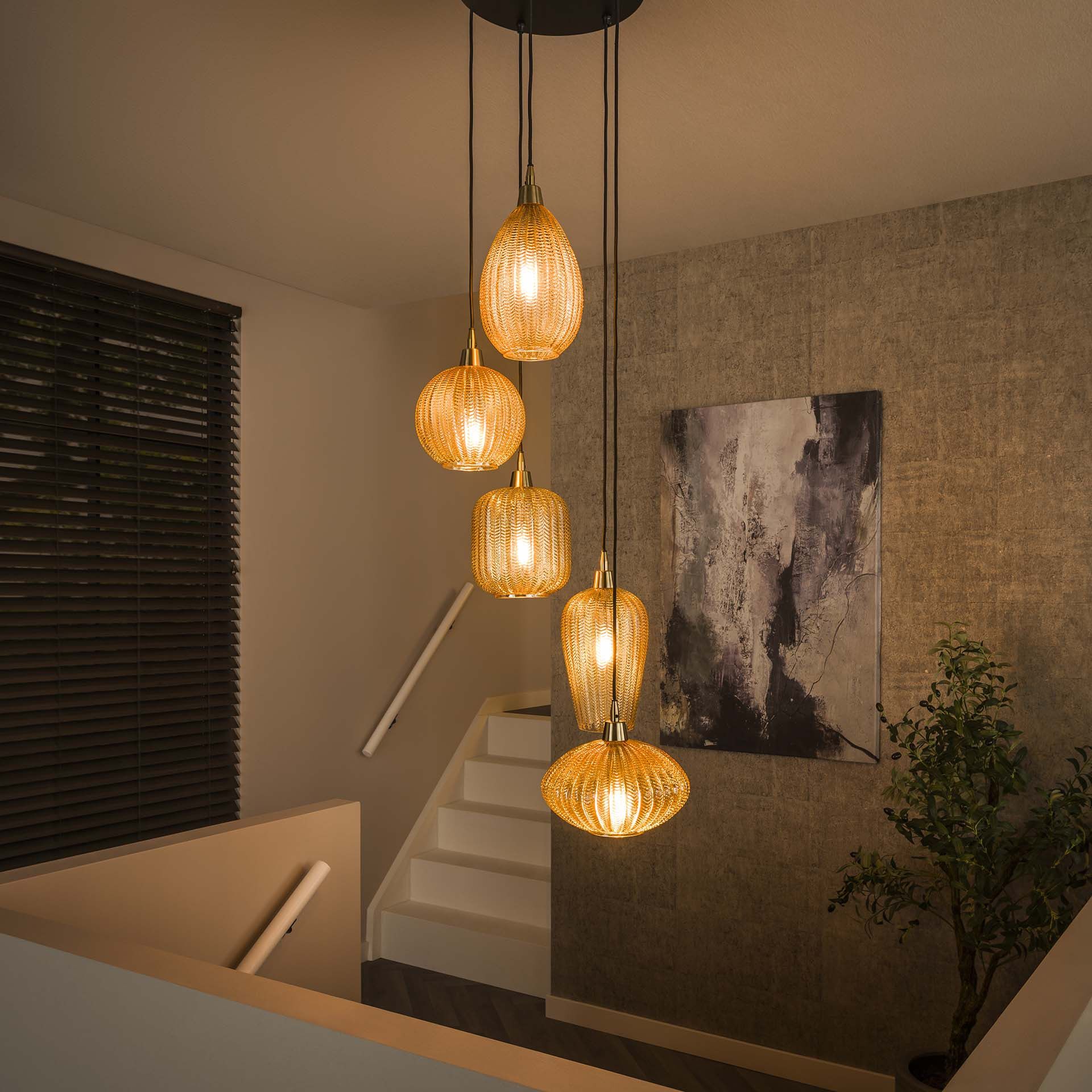 LifestyleFurn Hanglamp Dayn – 5‑lampen amberglas voor een warme, moderne sfeer