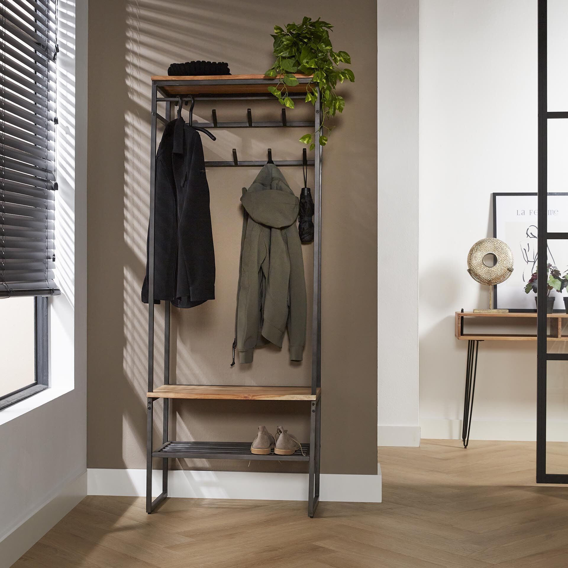LifestyleFurn Kelsie Staande Kapstok – Massief Acaciahout met Live‑Edge Design