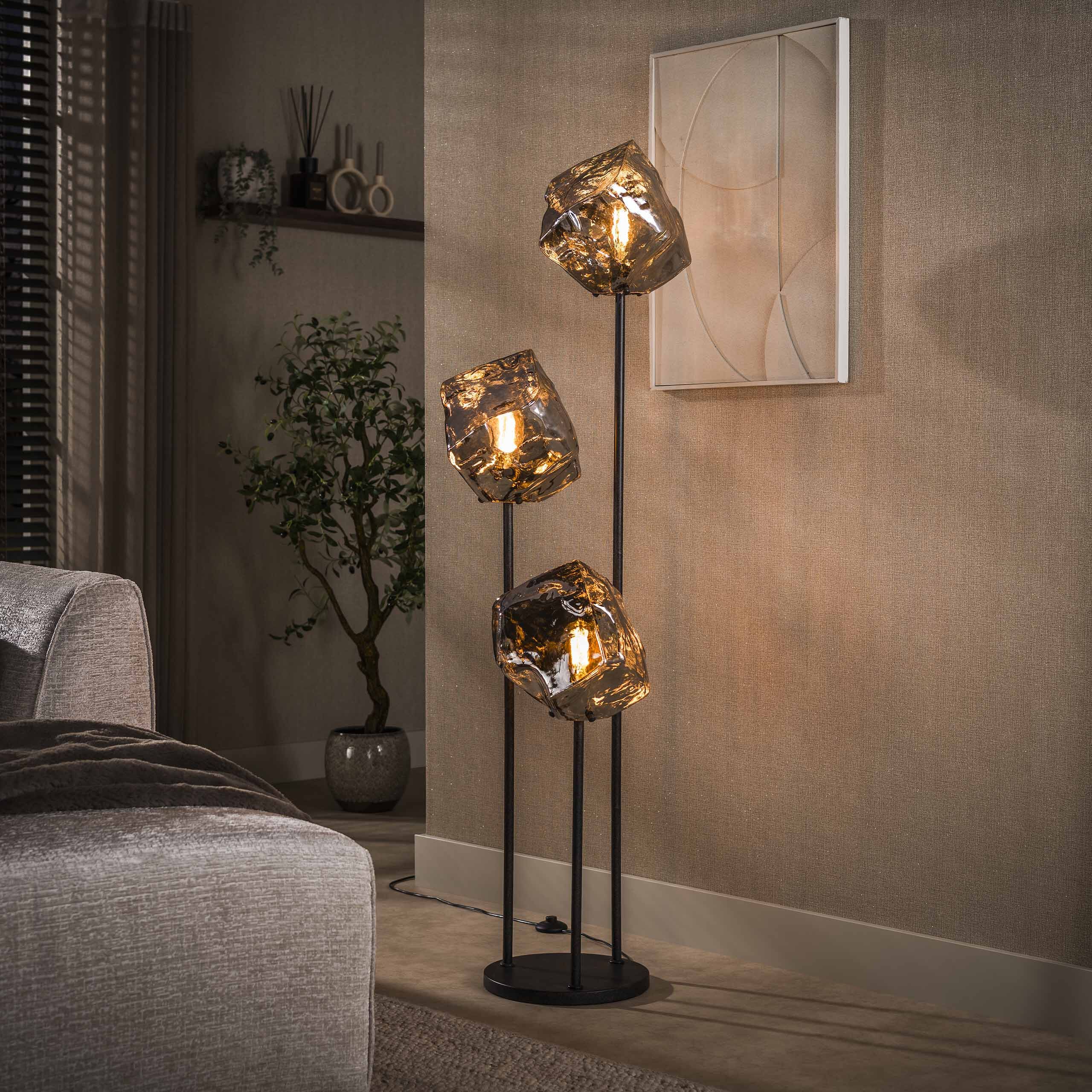 LifestyleFurn Rock Vloerlamp – Elegante 3‑lamper met Chromed afwerking