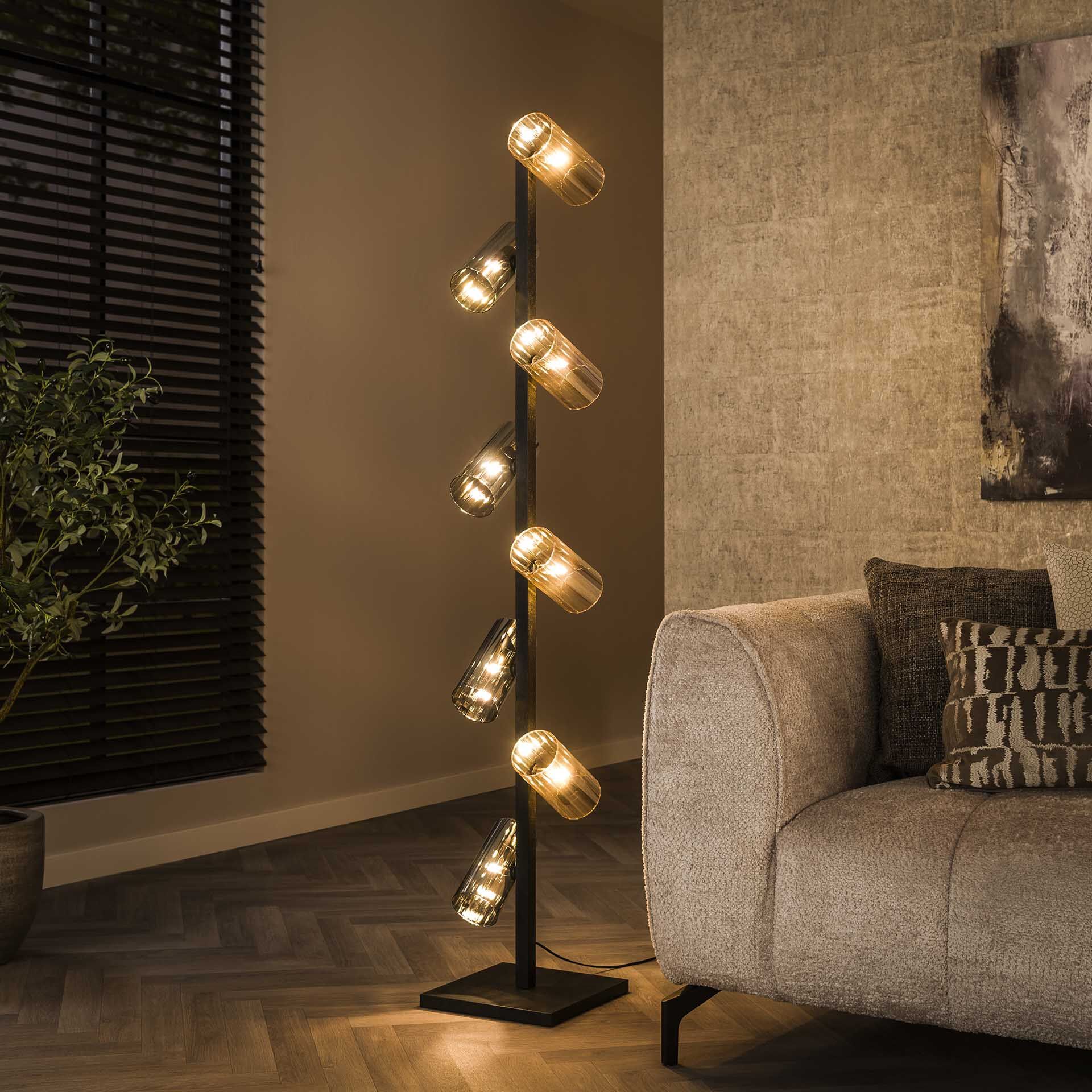 LifestyleFurn Tee Vloerlamp – 8‑lampen in art black & gemengd glas