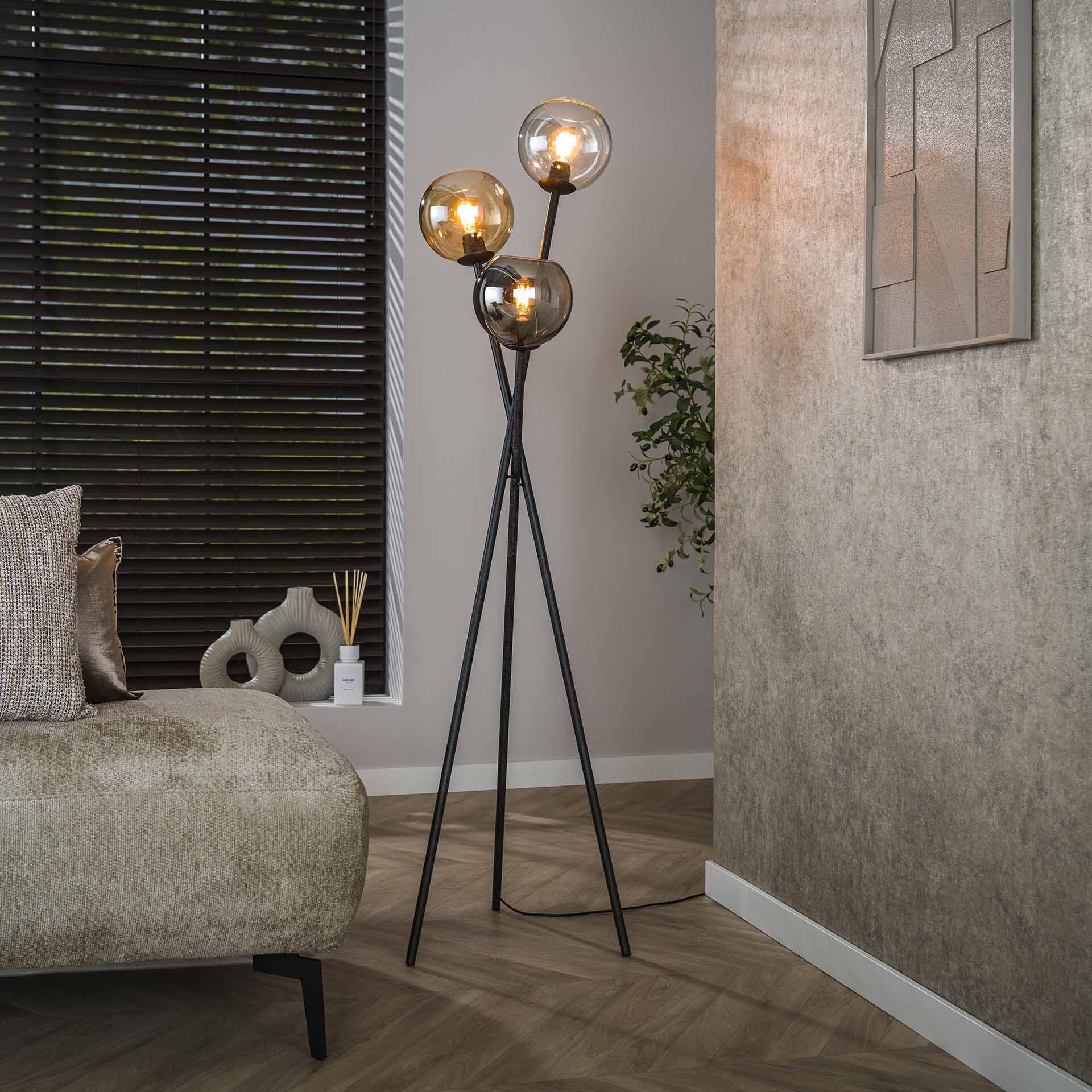 LifestyleFurn William 3‑lamp vloerlamp – chroom, amber & grijs