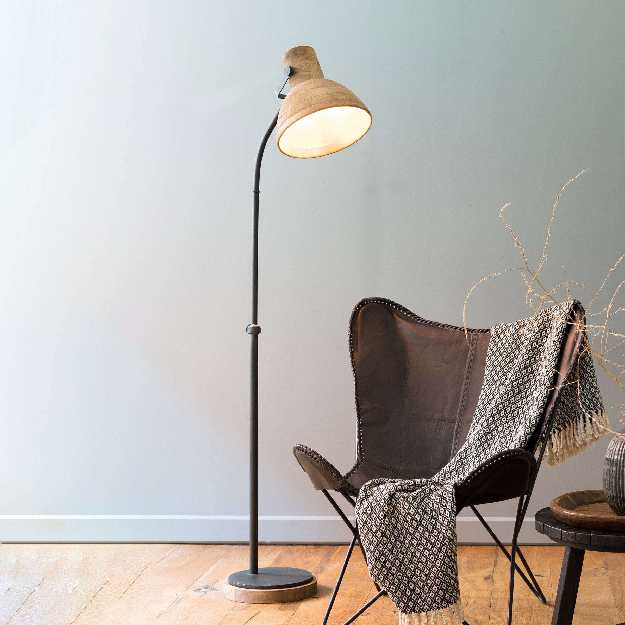 Light & Living Imbert Vloerlamp – Donkerbruin Mat Zwart, Stijlvolle Verlichting voor Iedere Kamer