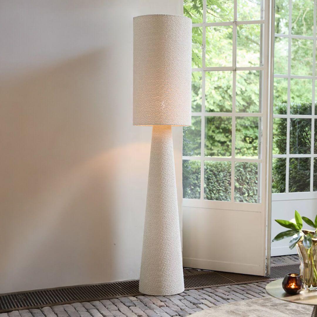 Light & Living Micky Vloerlamp – Elegante Bouclé Schaduw in Zand (180 cm)