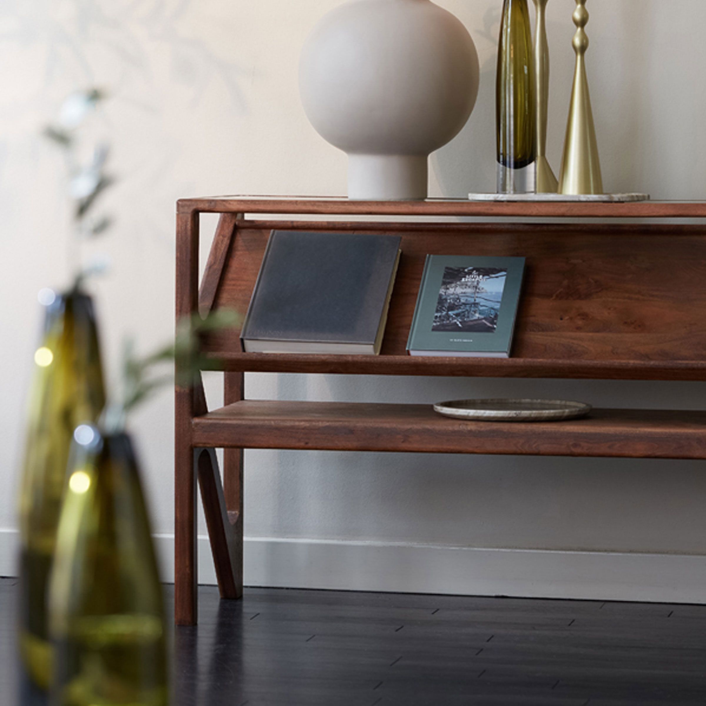 Light & Living Sidetable Yuki – Elegante staande tafel in acaciahout en glas