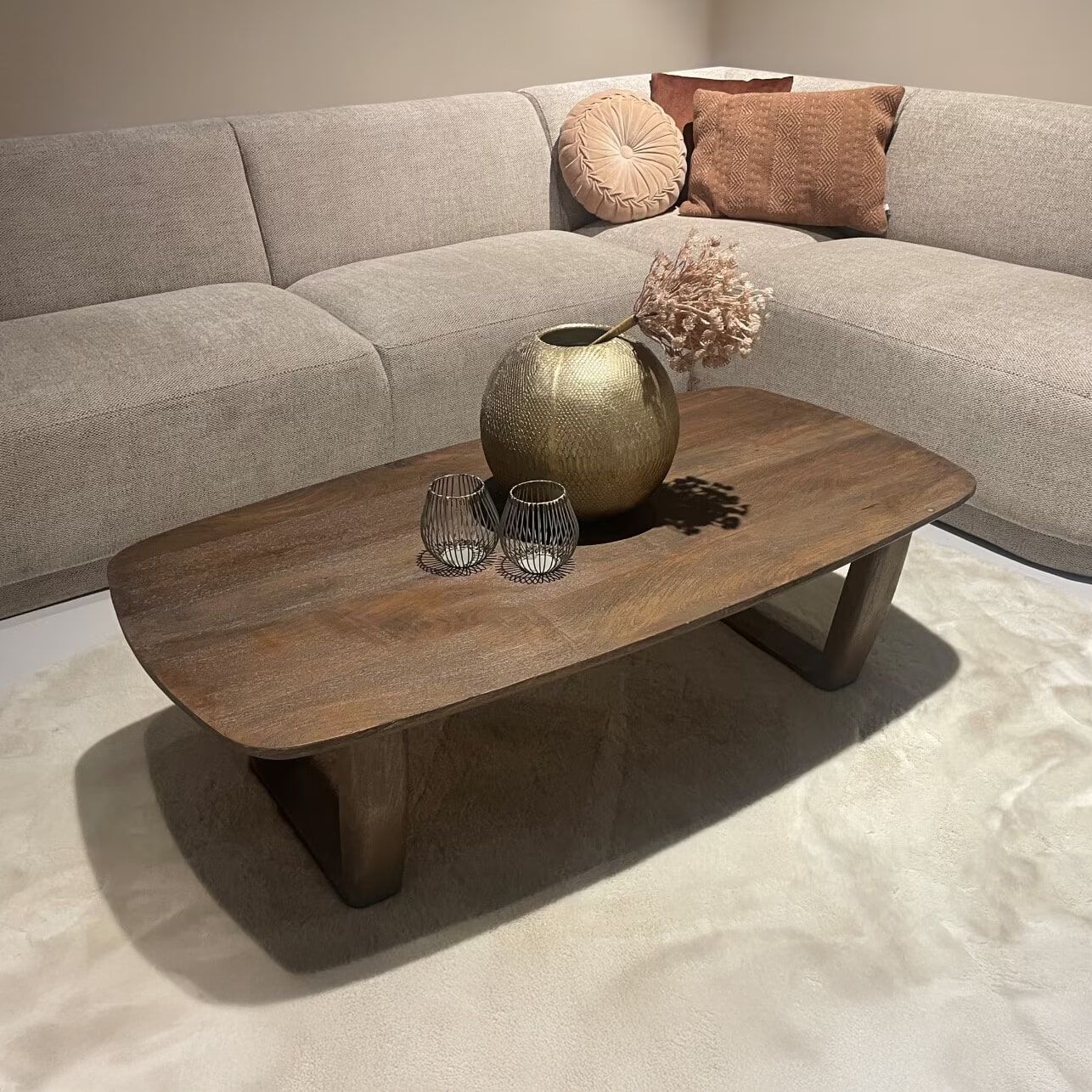 Livingfurn Cortez Ovale Salontafel – Mangohouten Elegantie in 130×70 cm
