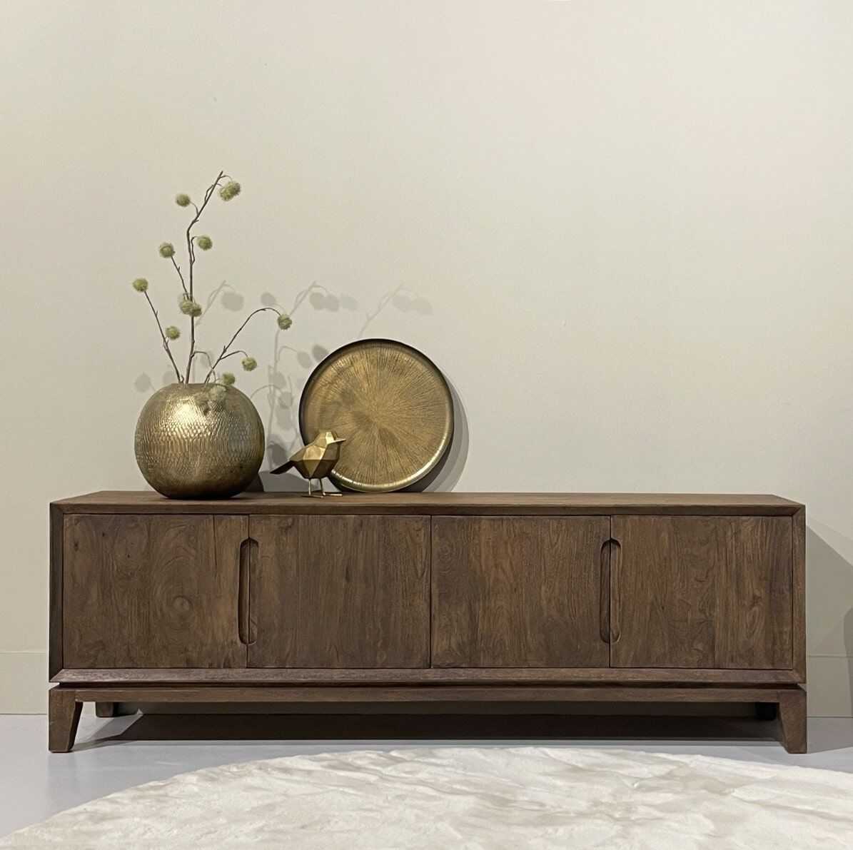 Livingfurn Cortez TV‑meubel van mangohout – 170 cm bruine afwerking