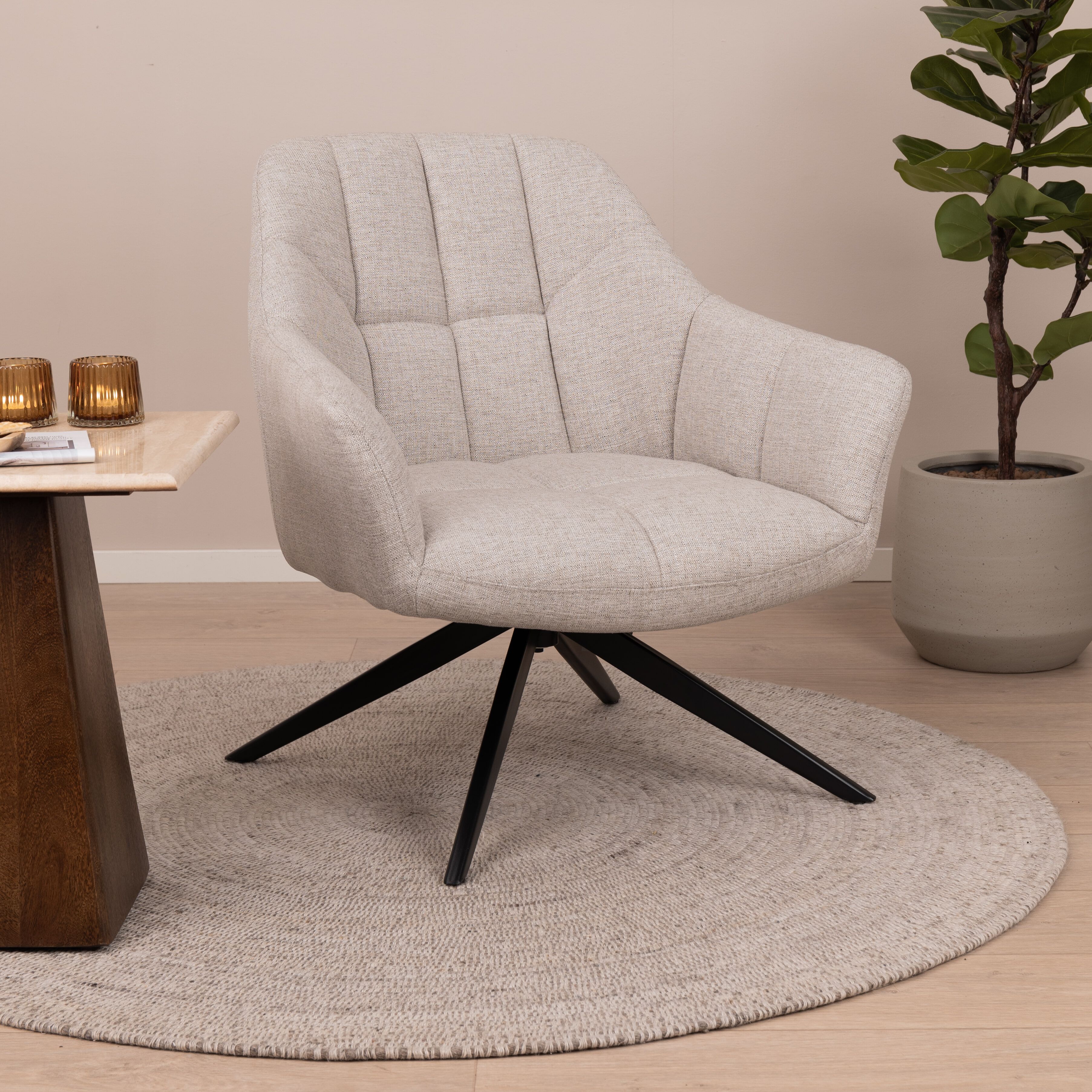 Livingfurn draaifauteuil Tom – stijlvolle comfort in zand