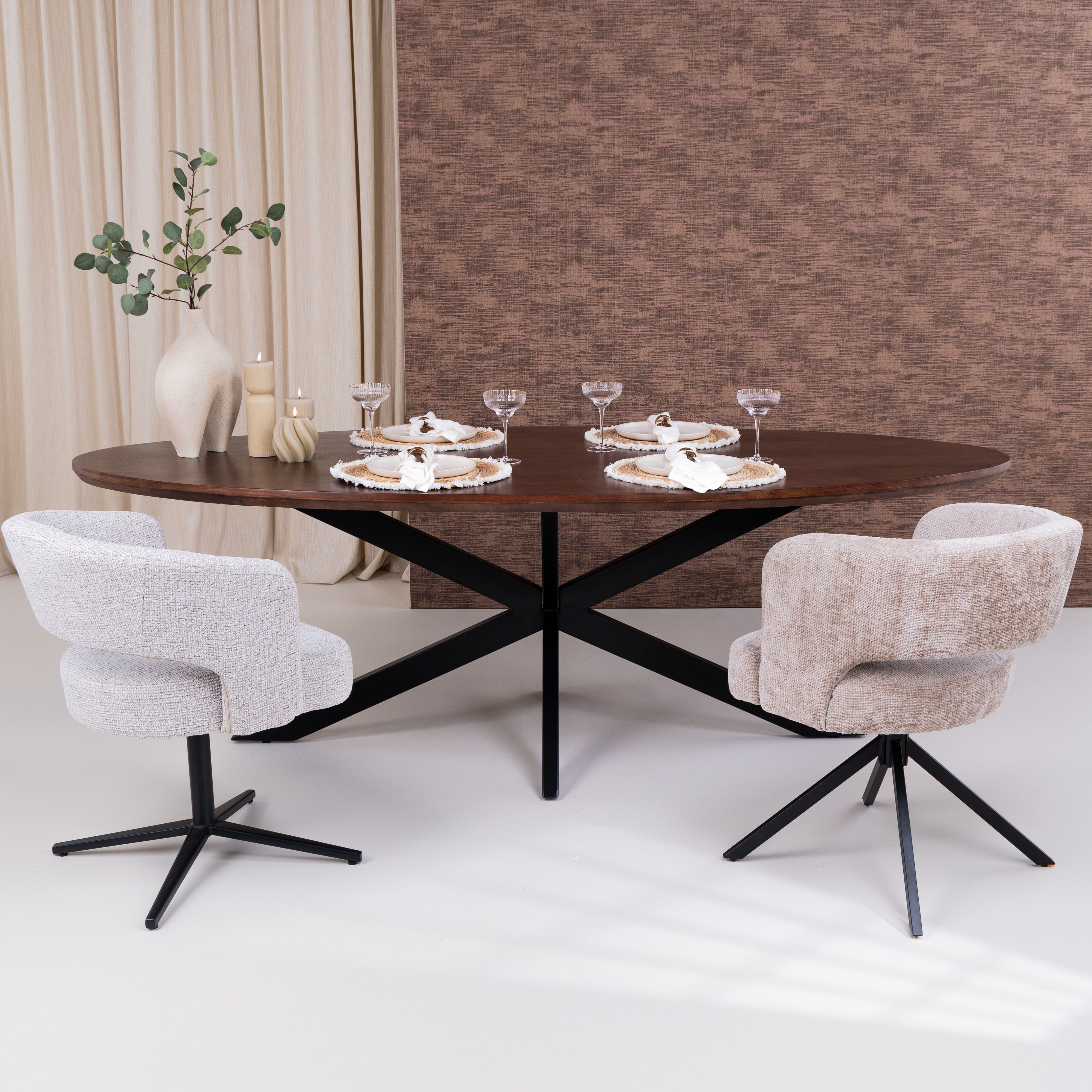 Livingfurn Ovale Eettafel Jesper – Mangohout, 240 × 110 cm, Warmbruin