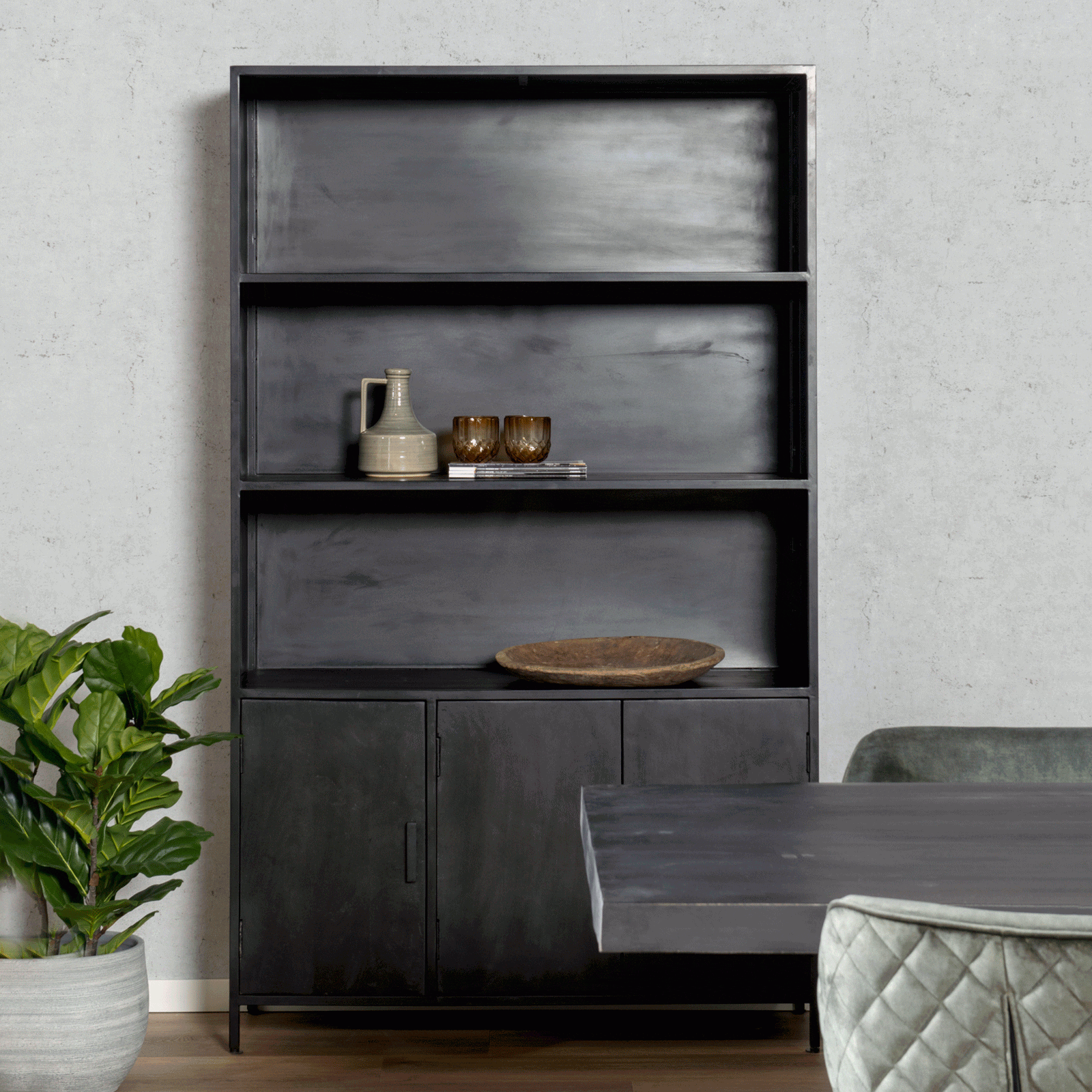 Livingfurn Wandkast Kala – Strakke Zwarte Mangohoutkast 200×120 cm