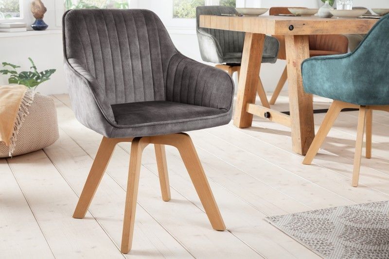 LIVORNO draaibare design eetkamerstoel – grijs fluweel, beukenhouten poten & armleuning | Invicta Interior