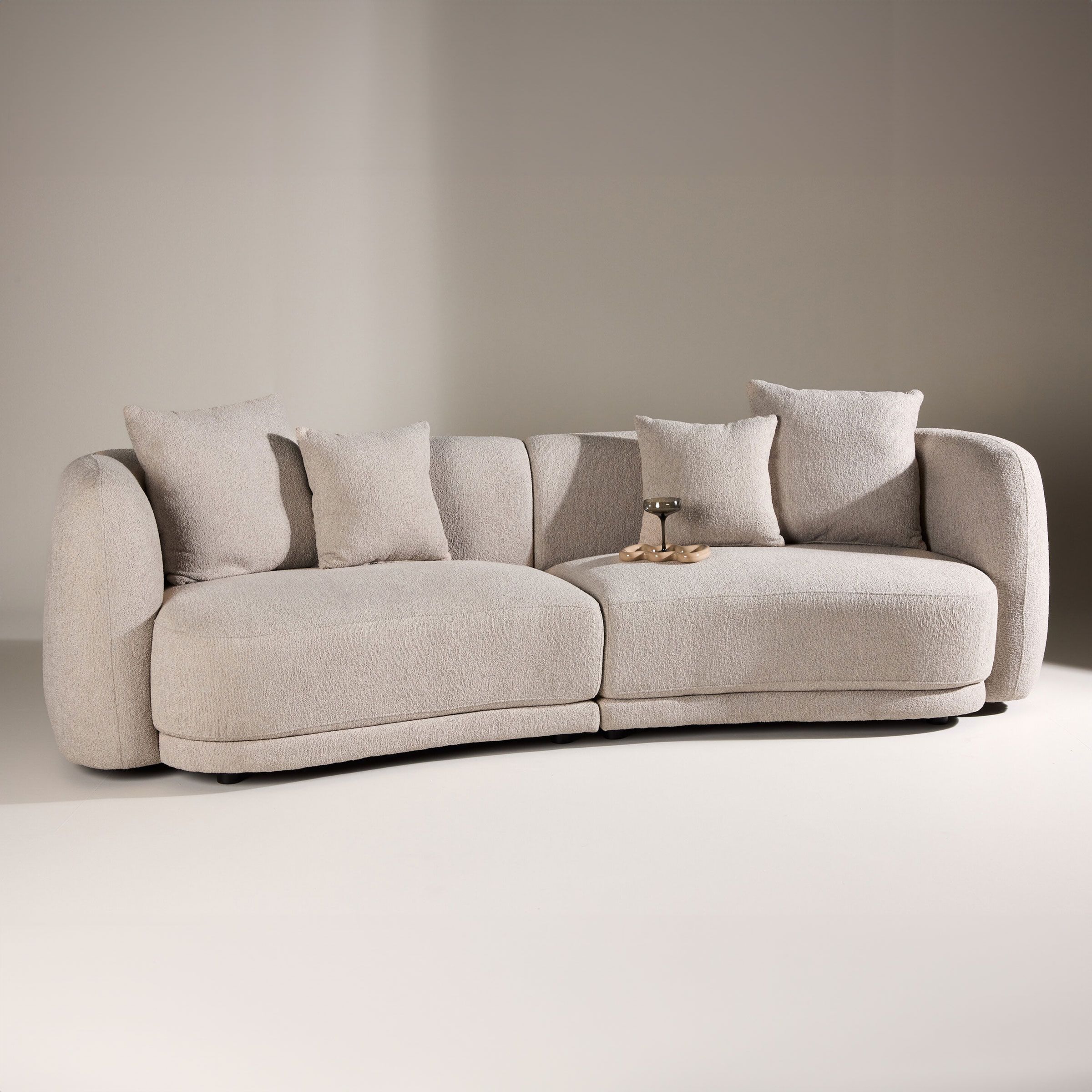 Luxueuze Nohr Macrina 3‑Zitsbank in Beige Bouclé – Comfort en Stijl voor jouw Woonkamer