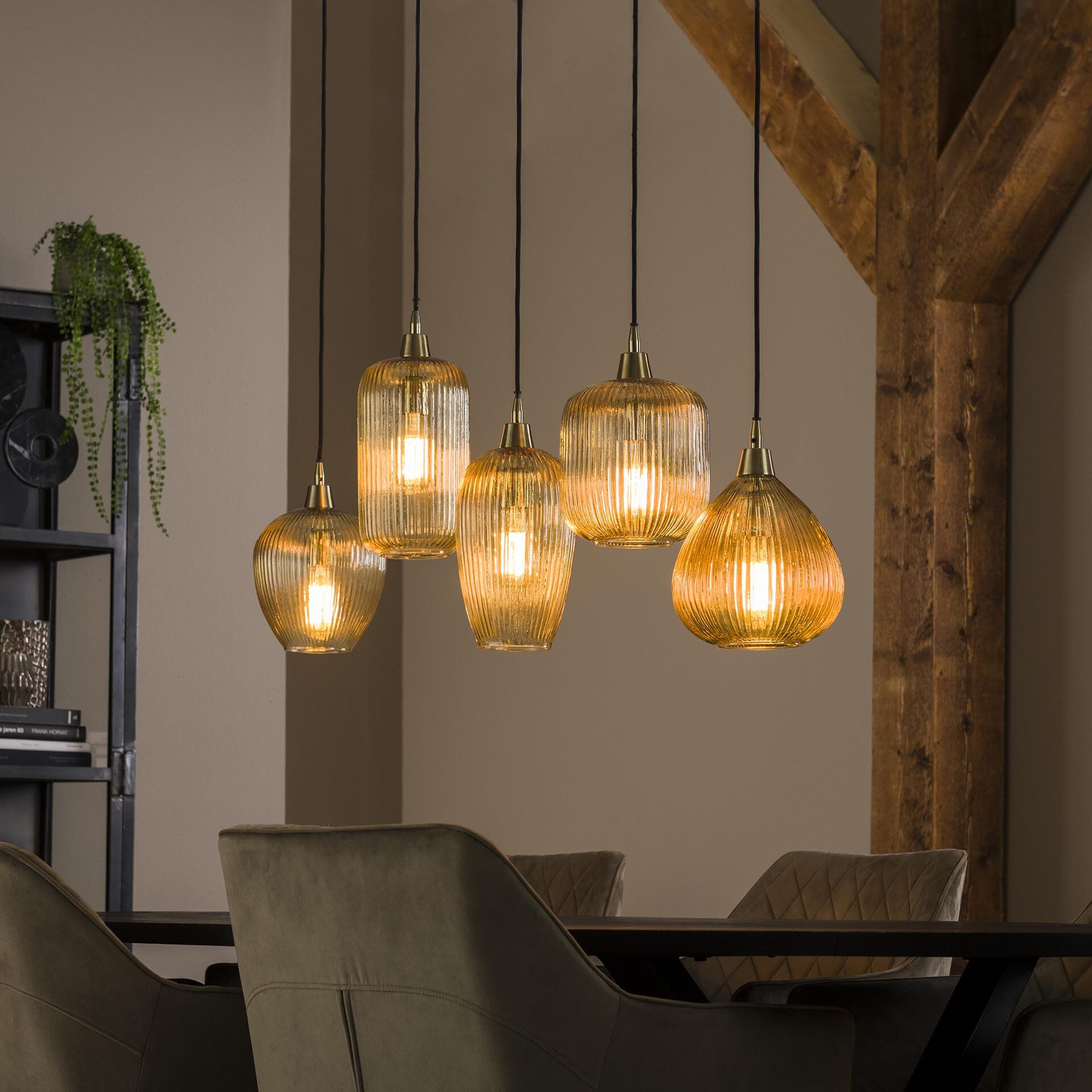 Luxury LifestyleFurn Zarek Hanglamp – Amber, 5‑lampen, verstelbaar tot 150 cm