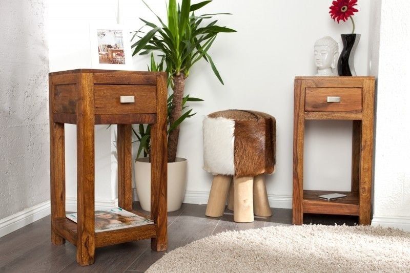 Maak uw leefruimte compleet met de massief houten bijzettafel MAKASSAR (70 cm)