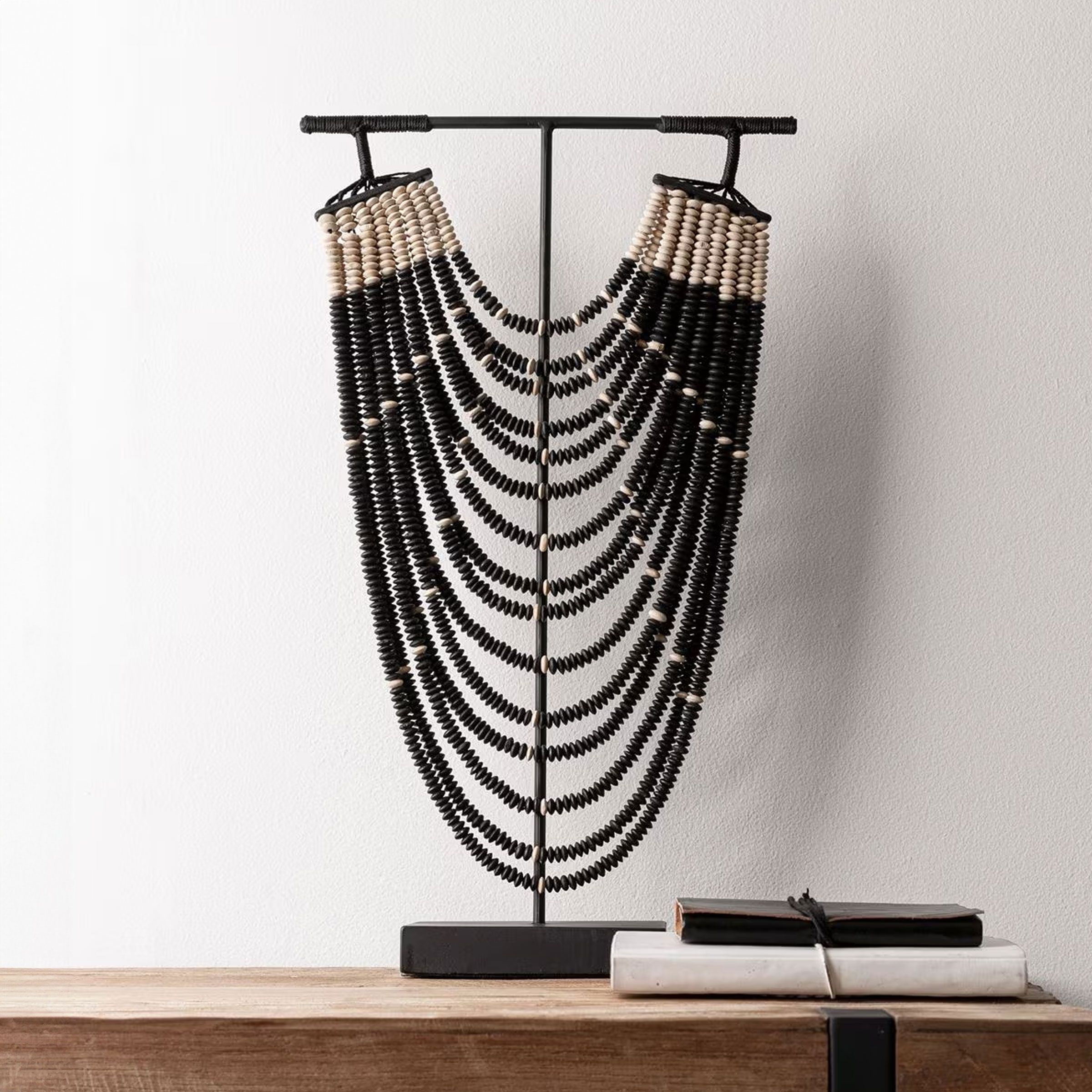 Magic Black Houten Kralen Ornament van MUST Living – 51 cm Hoog