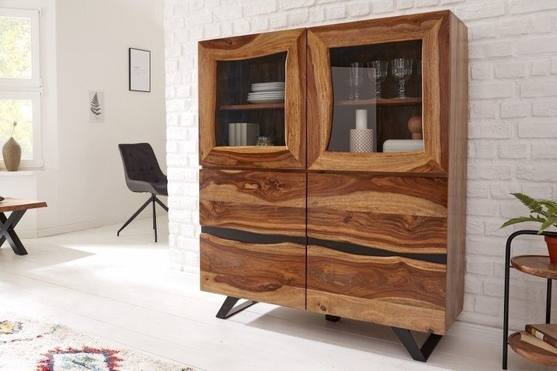 Massief dressoir Amazonas 140 cm – bruine Sheesham vitrinekast met boomrand