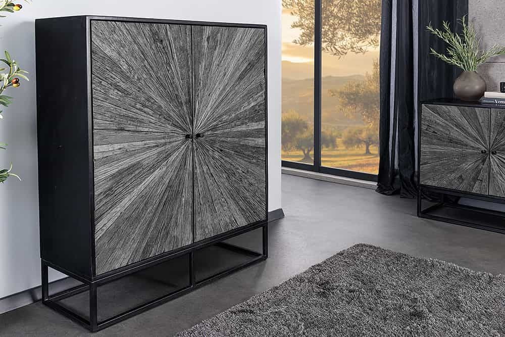 Massief dressoir Barracuda 120 cm – grijs mangohout, teakhouten voorkant en zwart metalen accenten