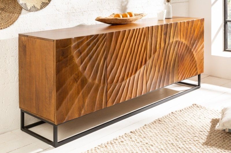 Massief dressoir Scorpion – 177 cm, bruin mangohout met fijn 3D‑houtsnijwerk | Invicta Interior