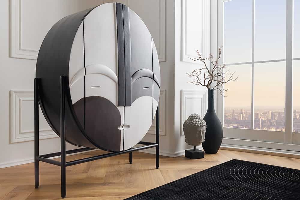 Massief houten highboard VOODOO – Elegante opbergruimte met kunstzinnig 3D‑snijwerk