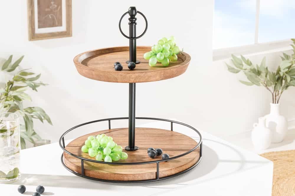 Massief Houten Taartplateau PURE NATURE – Ronde Mango met Zwarte Metalen Niveaus (40 cm)