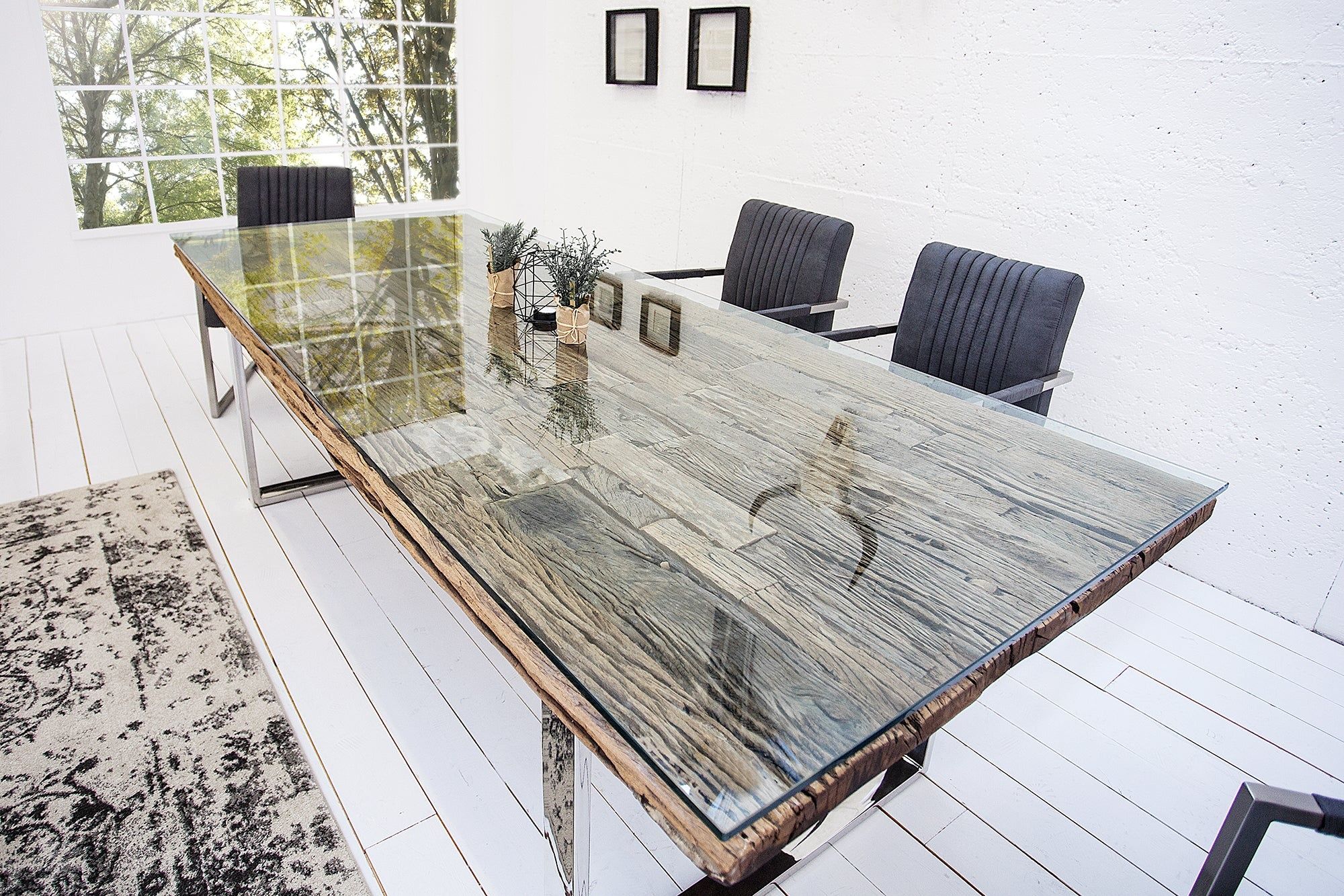 Massieve eettafel BARRACUDA 200 cm – antiek teakhout met stalen sledepoten & glazen blad