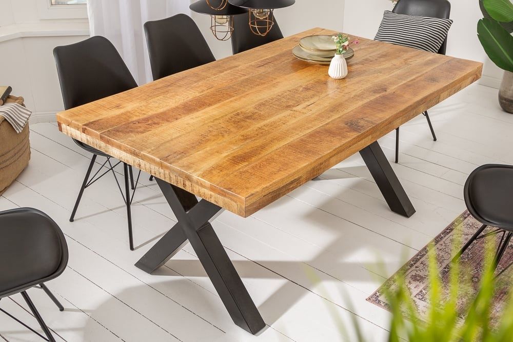 Massieve eettafel IRON CRAFT 160 cm – Natuurlijk mangohout & industrieel zwart X‑frame