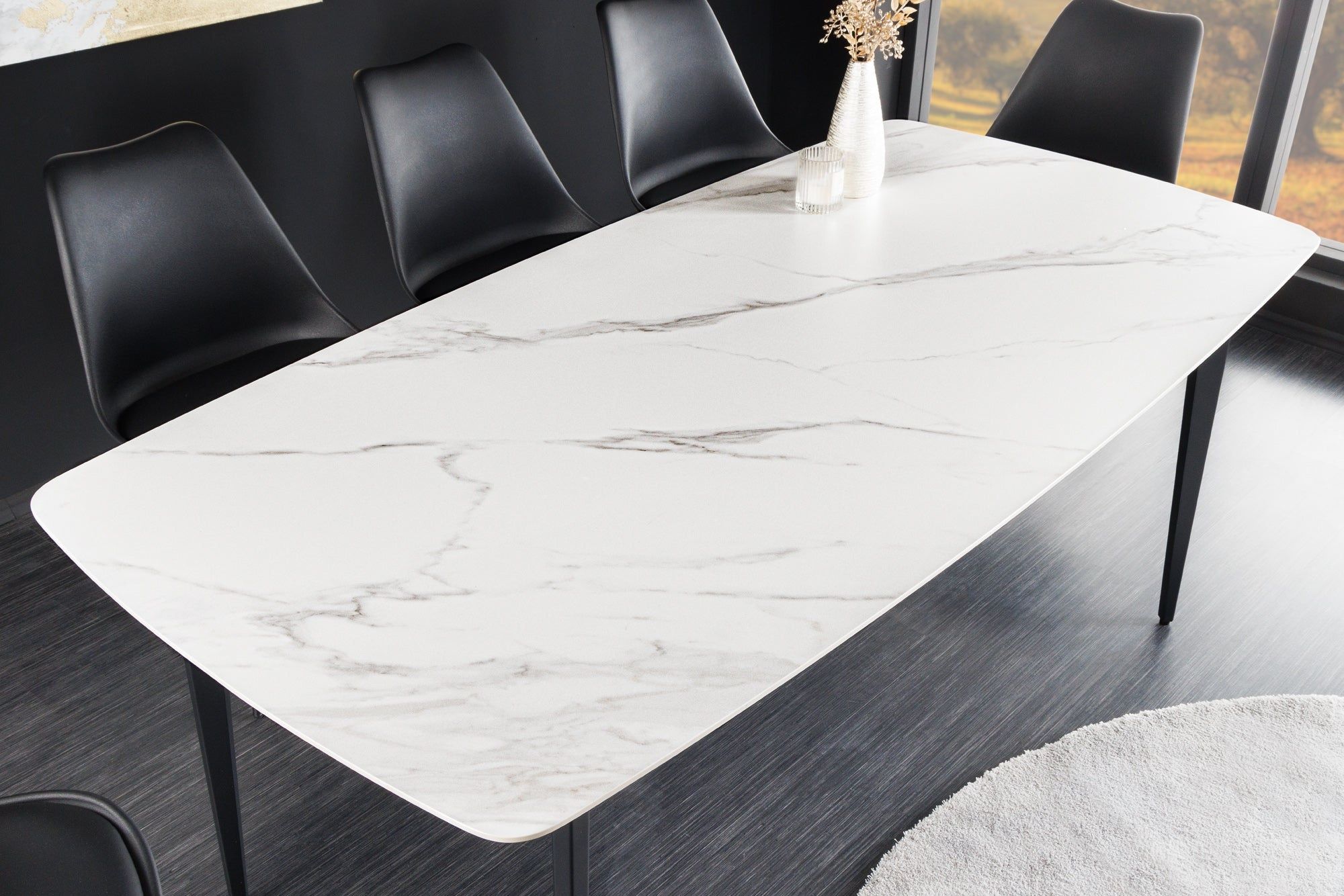 Milano Eettafel 160 cm – Strakke Witte Marmerlook met Zwart Metalen Frame