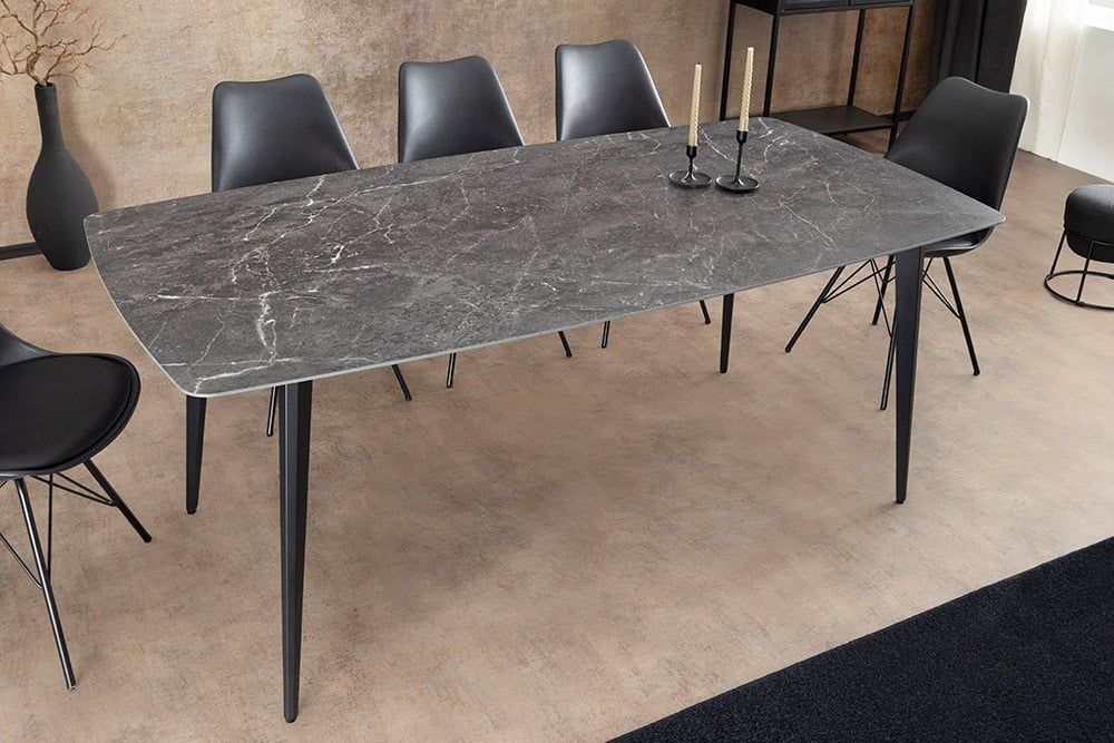 Moderne eettafel Milano – Antraciet keramisch blad met strakke zwarte metalen poten