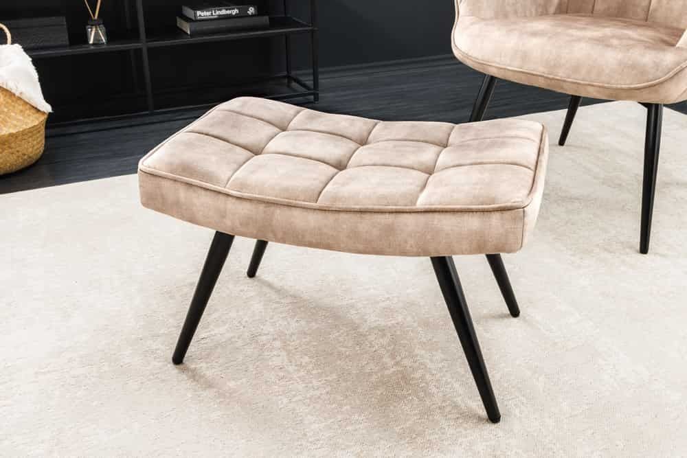 Moderne Scandinavische Kruk in Champagne Fluweel – Stijlvolle Voetenbank van Invicta Interior