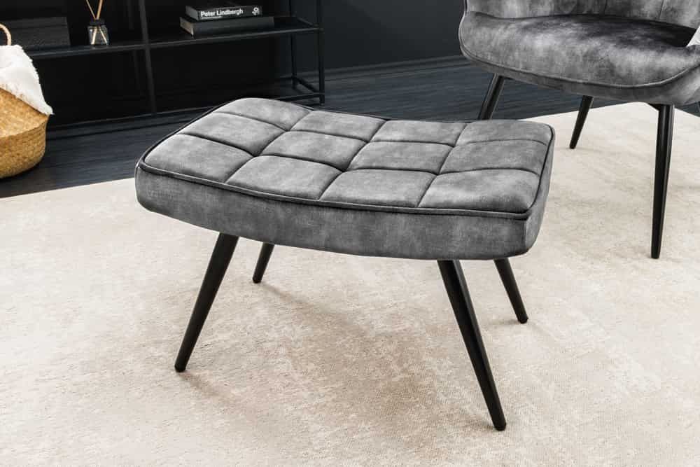 Moderne Scandinavische Kruk in Grijs Fluweel met Zwarte Metalen Poten – Invicta Interior