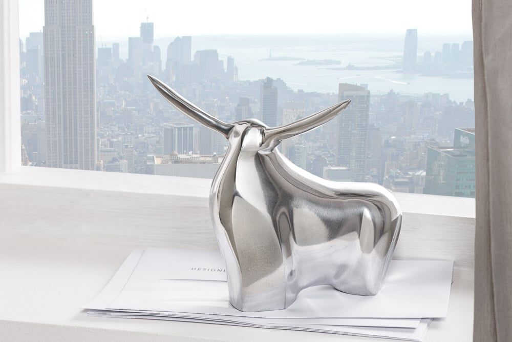 Moderne sculptuur BIG BULL – Zilveren aluminium stierfiguur voor stijlvol wonen