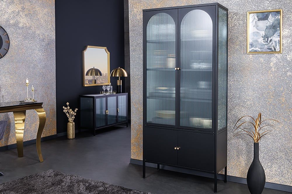Moderne vitrinekast PARIS 180 cm – Zwart‑goud highboard van Invicta Interior