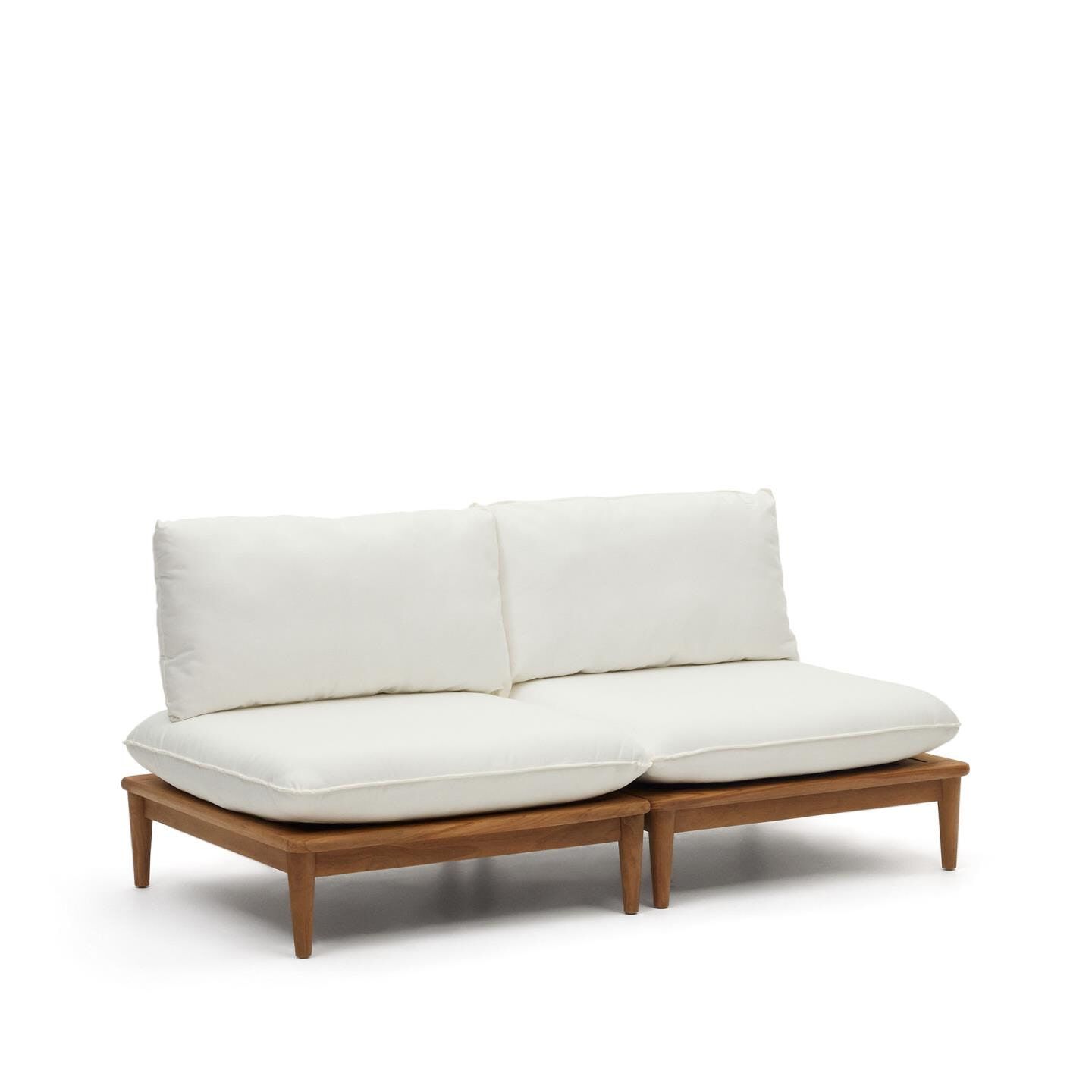 Modulaire Loungebank Portitxol van Kave Home – Teakhout met twee witte fauteuils