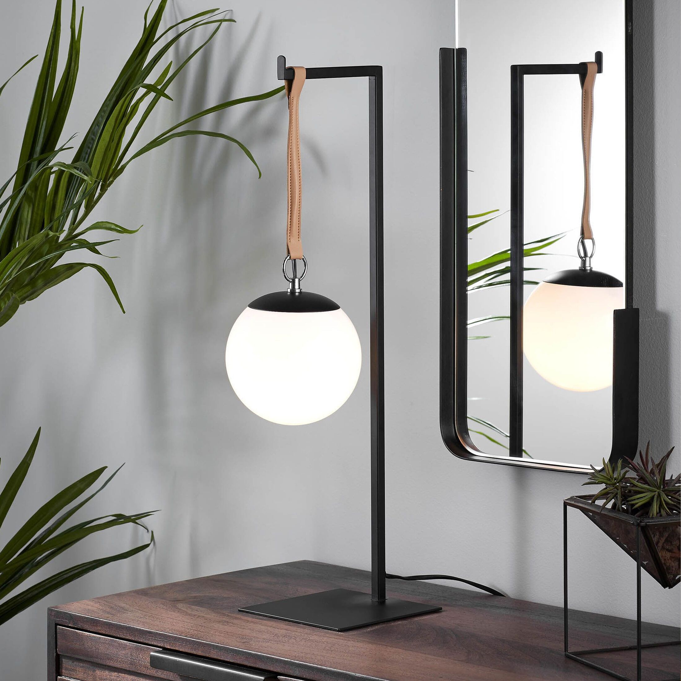 Monteiro tafellamp – eigentijdse zwart‑metalen hanglamp van Kave Home