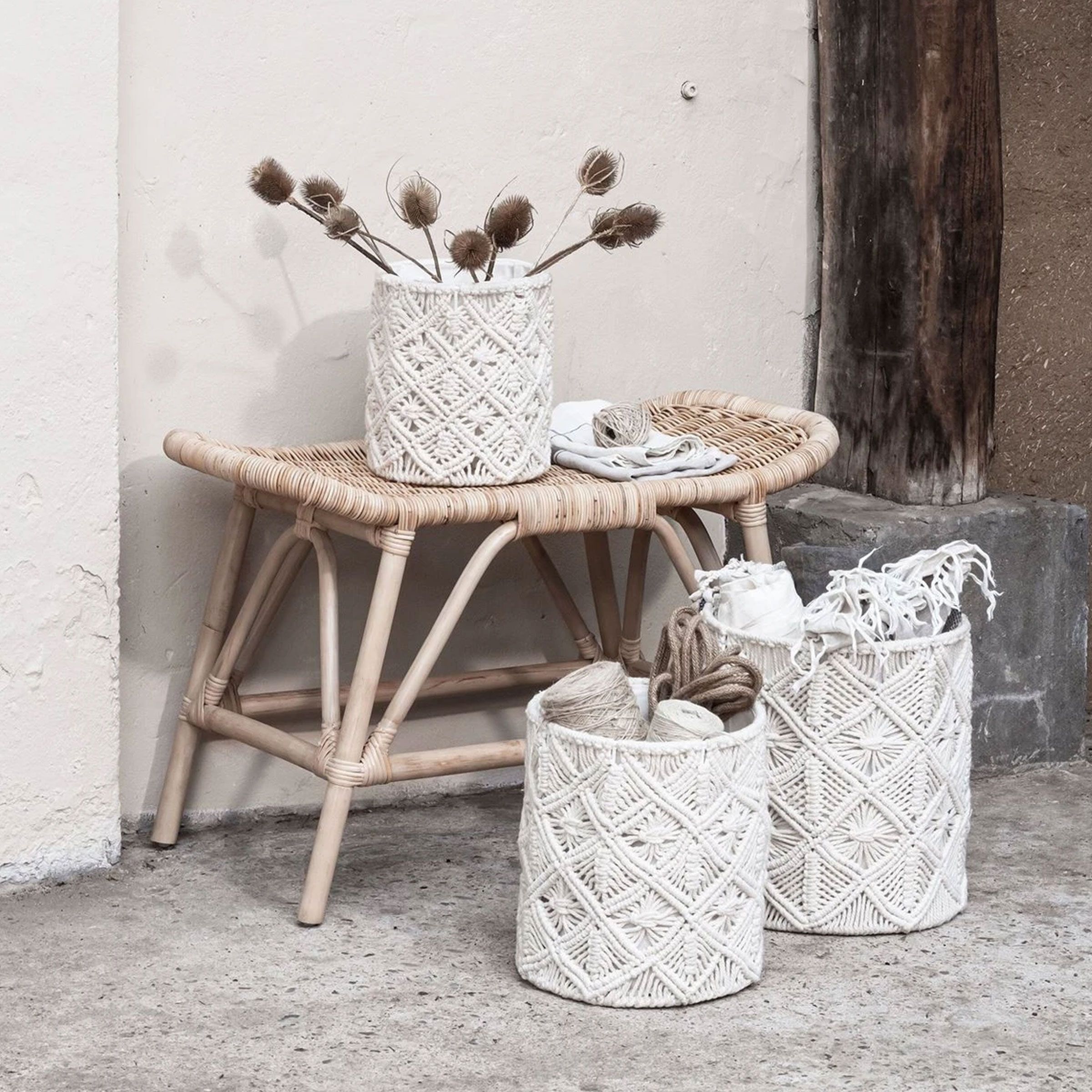 MUST Living Boho Macramé Mandenset – 3 Stuks Wit, Stijlvolle Opberging voor Plaids en Meer