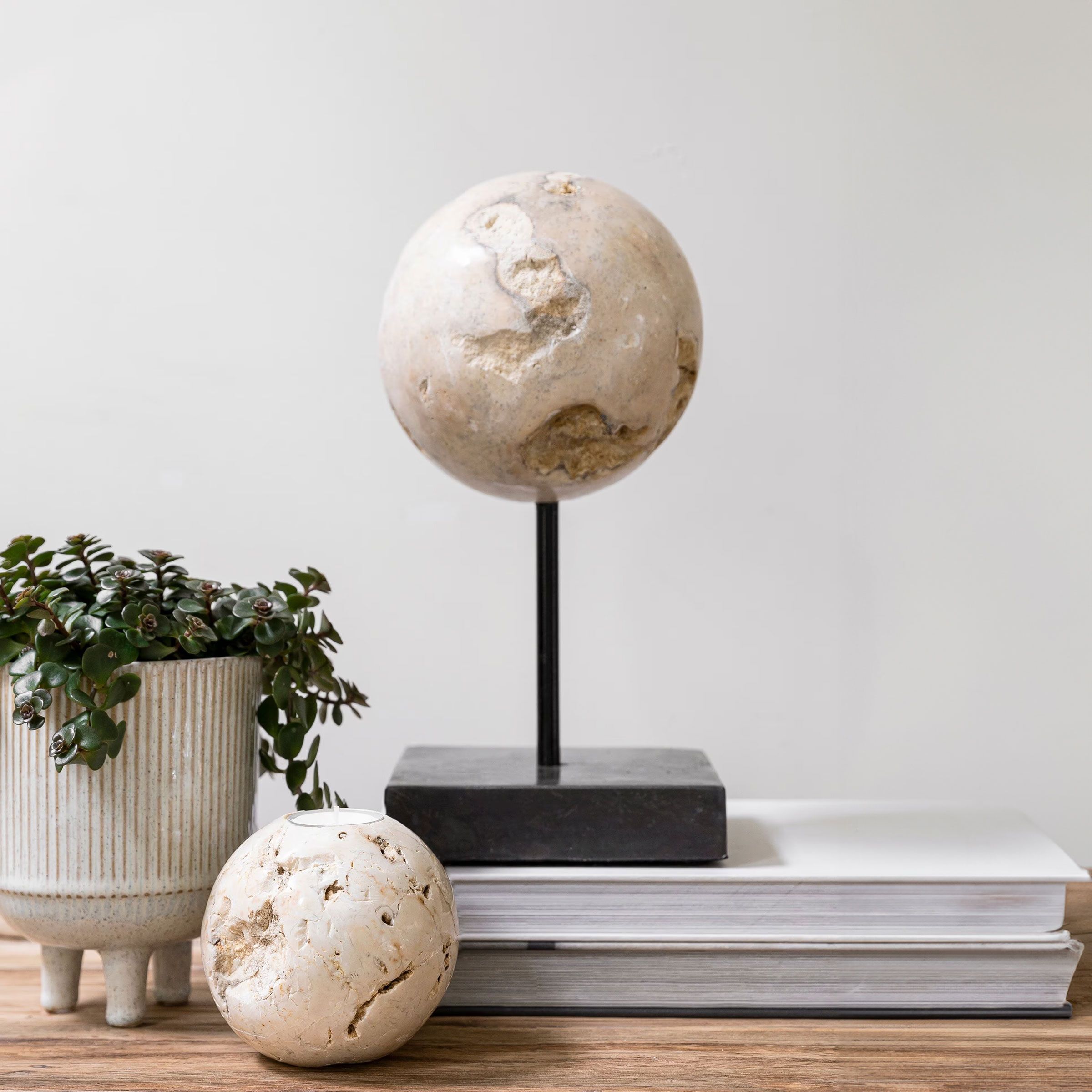 MUST Living Cheese Stone Marmer Ornament – Beige, Tijdloos Design voor jouw Interieur
